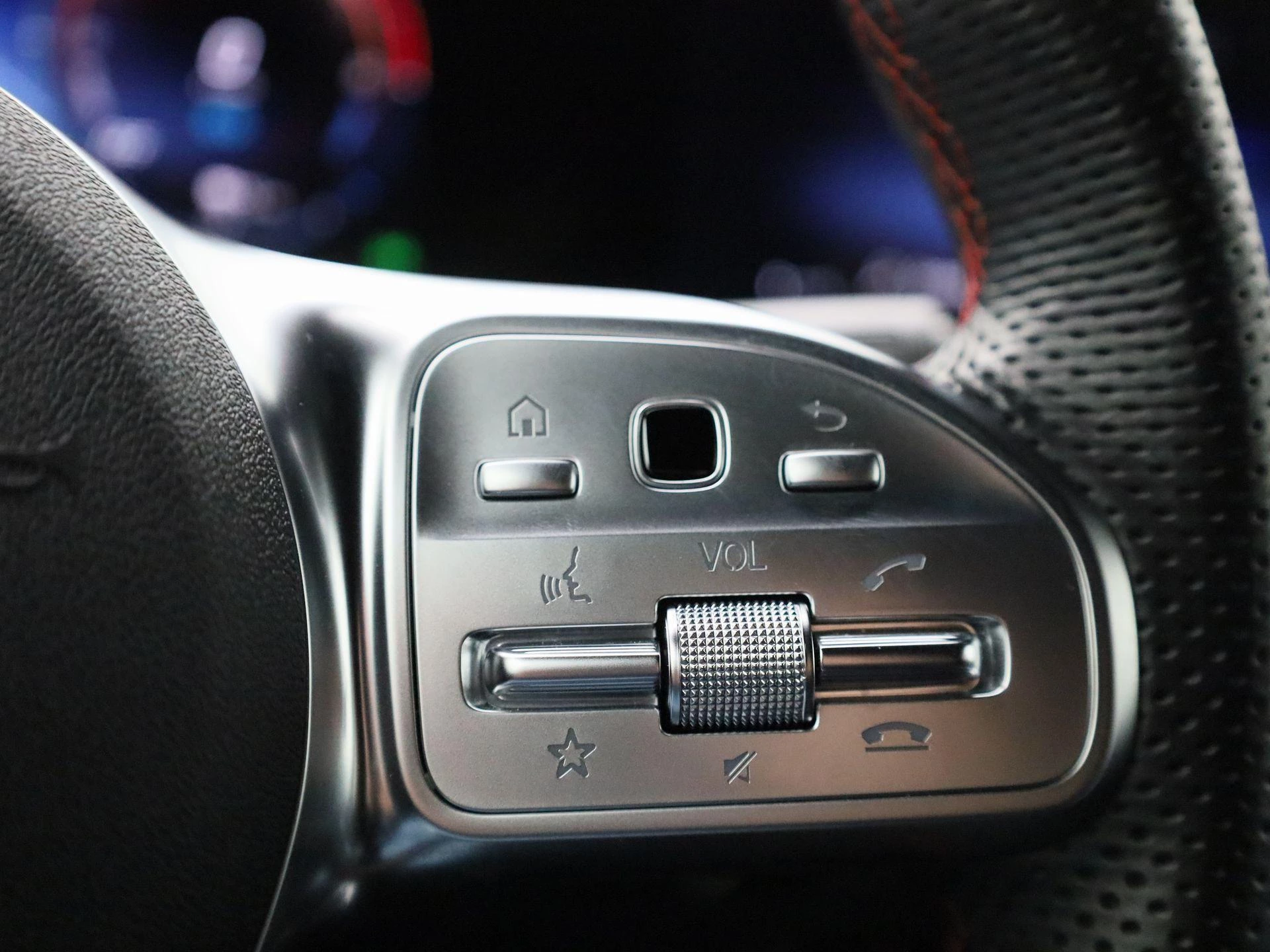 Mercedes-Benz-A-Klasse-image-20
