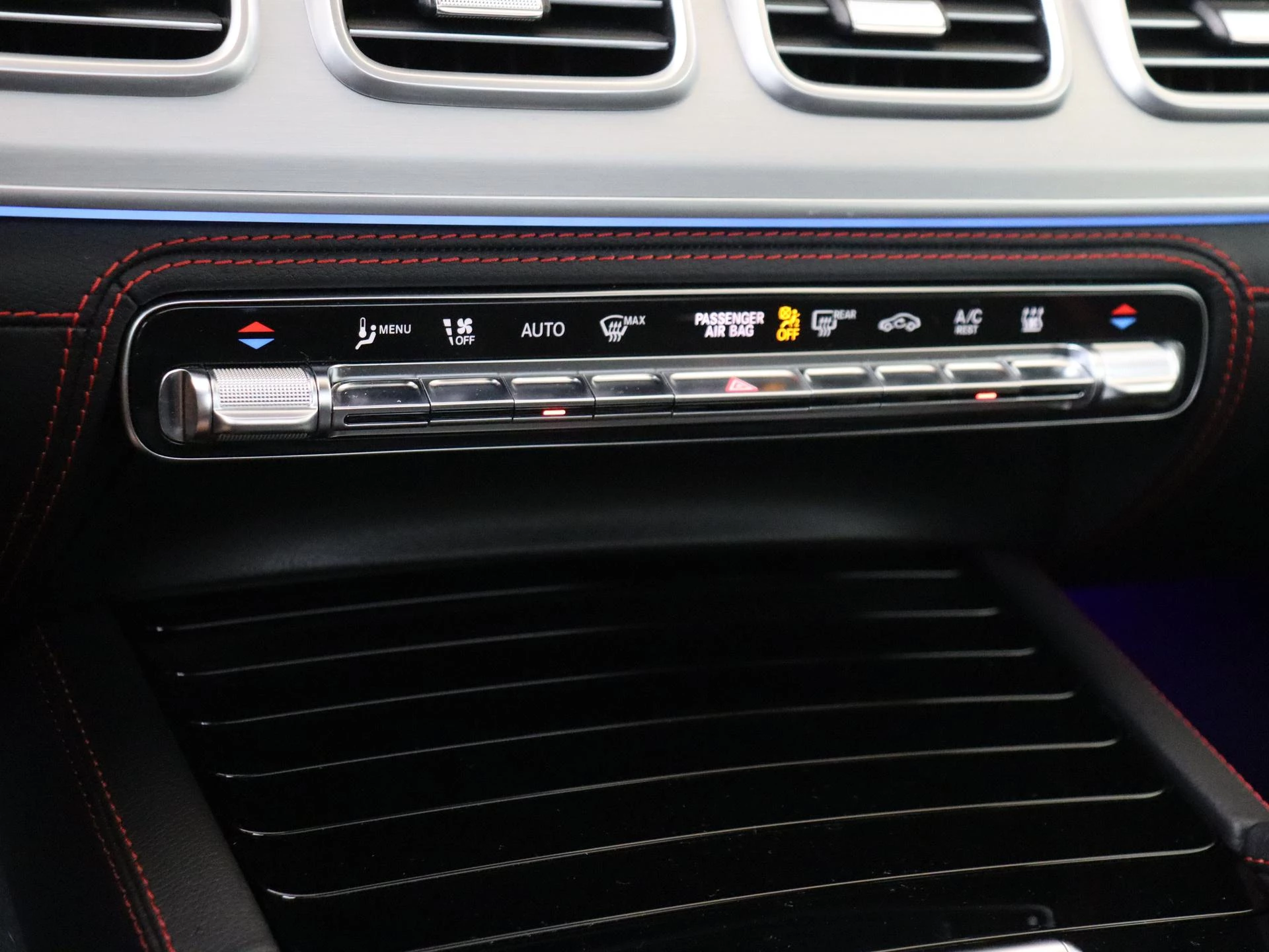 Mercedes-Benz-GLE-image-30