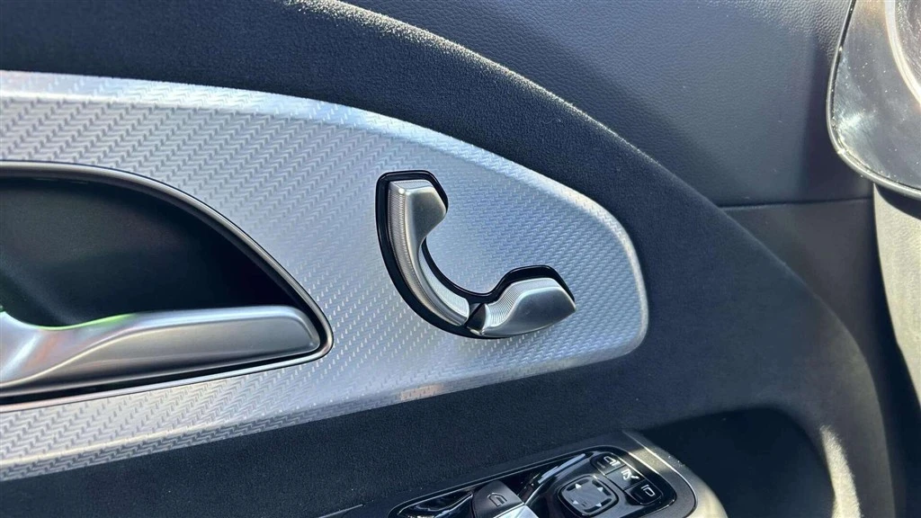 Mercedes-Benz-CLA-image-23