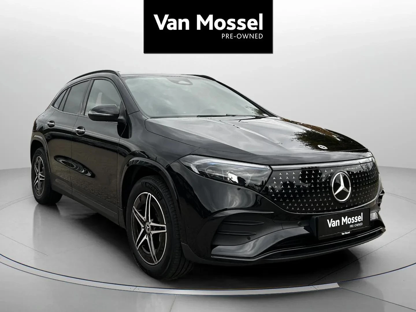 Mercedes-Benz-EQA-image-2