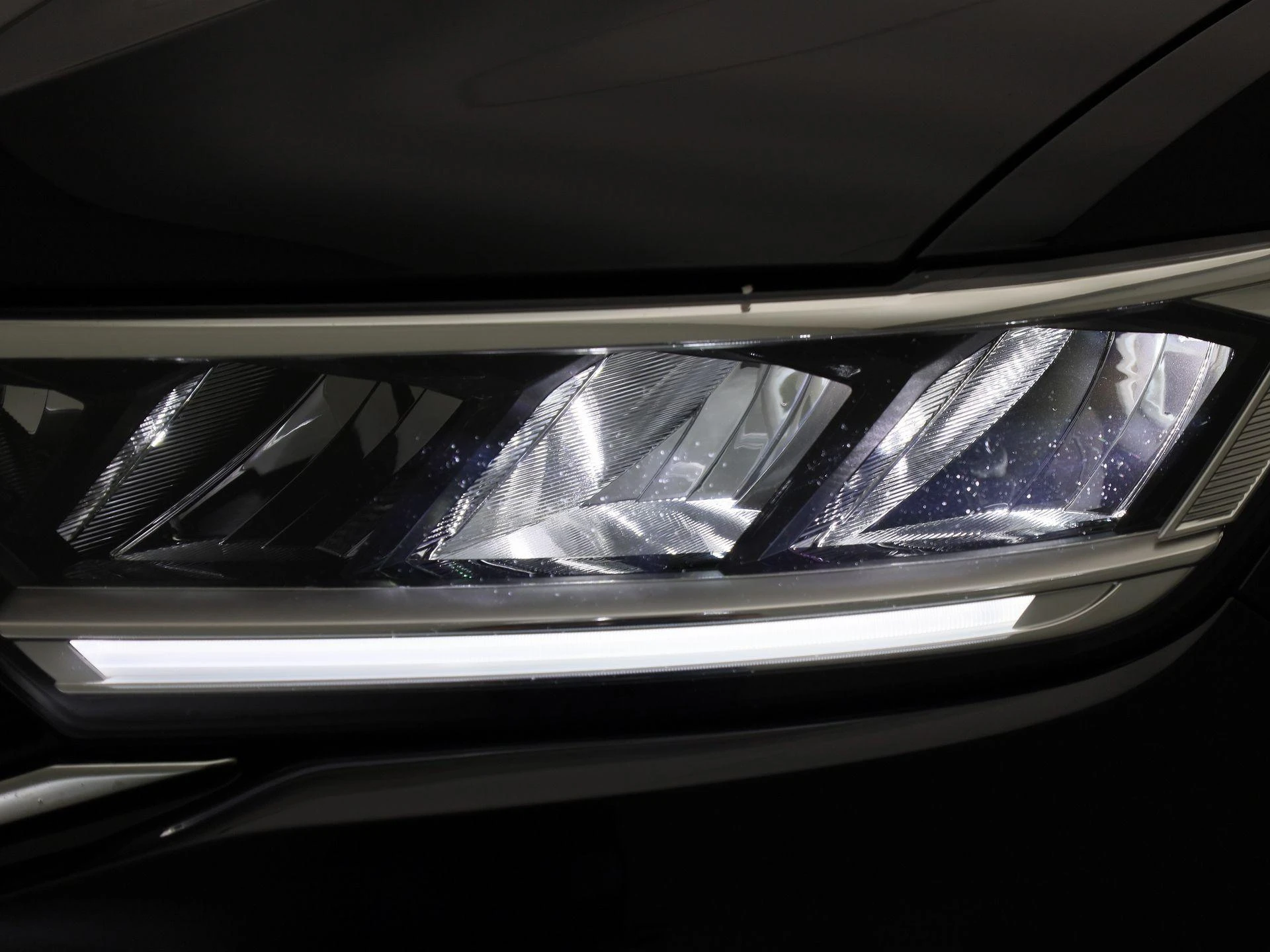 Volkswagen-T-Roc-image-13