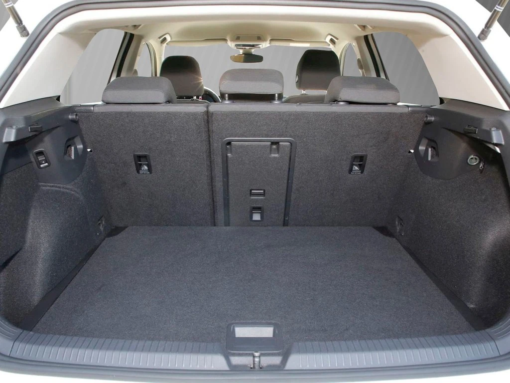 Volkswagen-Golf-image-5