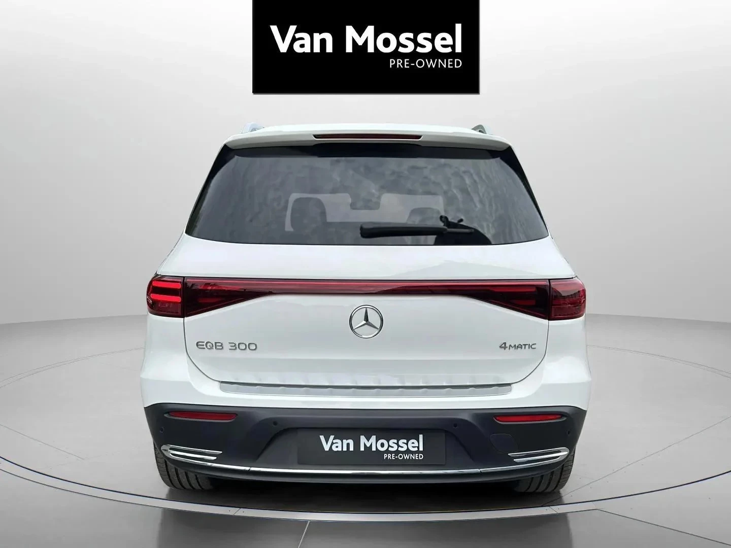 Mercedes-Benz-EQB-image-5