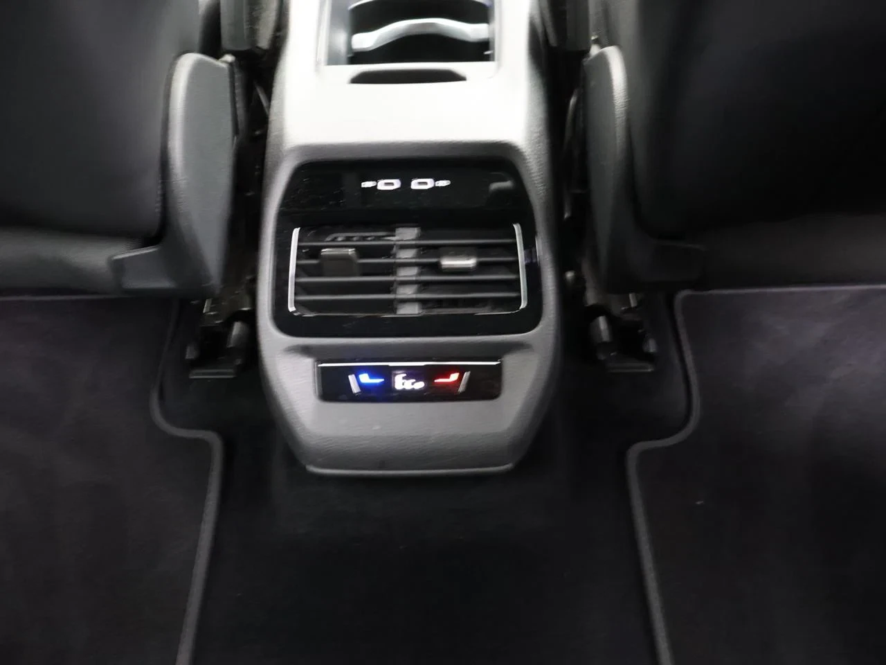Volkswagen ID.4 Pro Performance Business Premium 77kWh 204pk *TREKHAAK*PANO*NAVI*APP CONNECT*BLTH*CRUISE*PDC*...