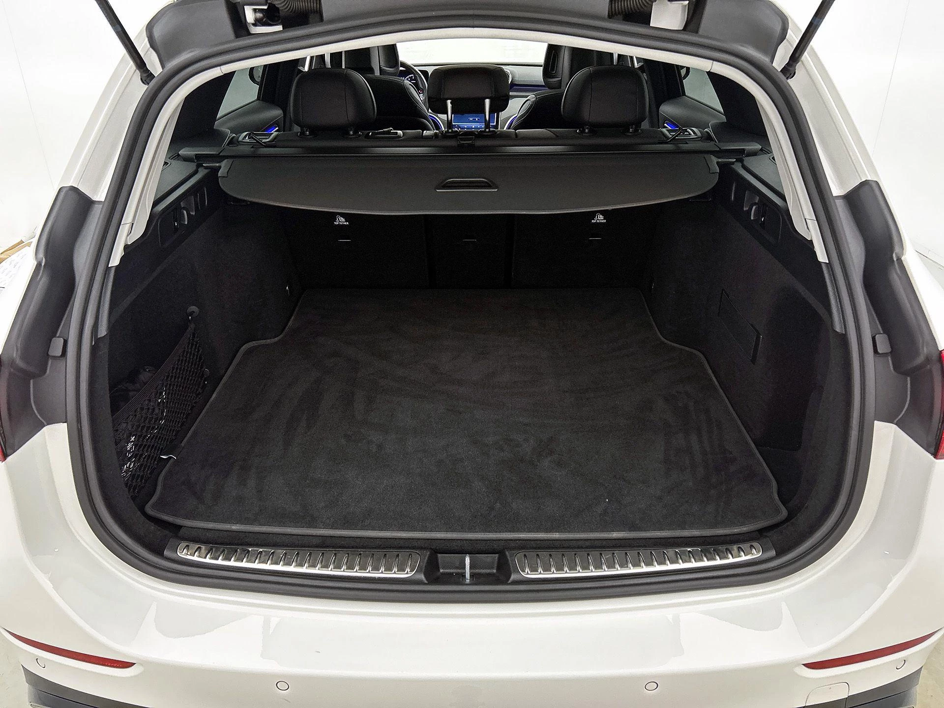 Mercedes-Benz-C-Klasse-image-19