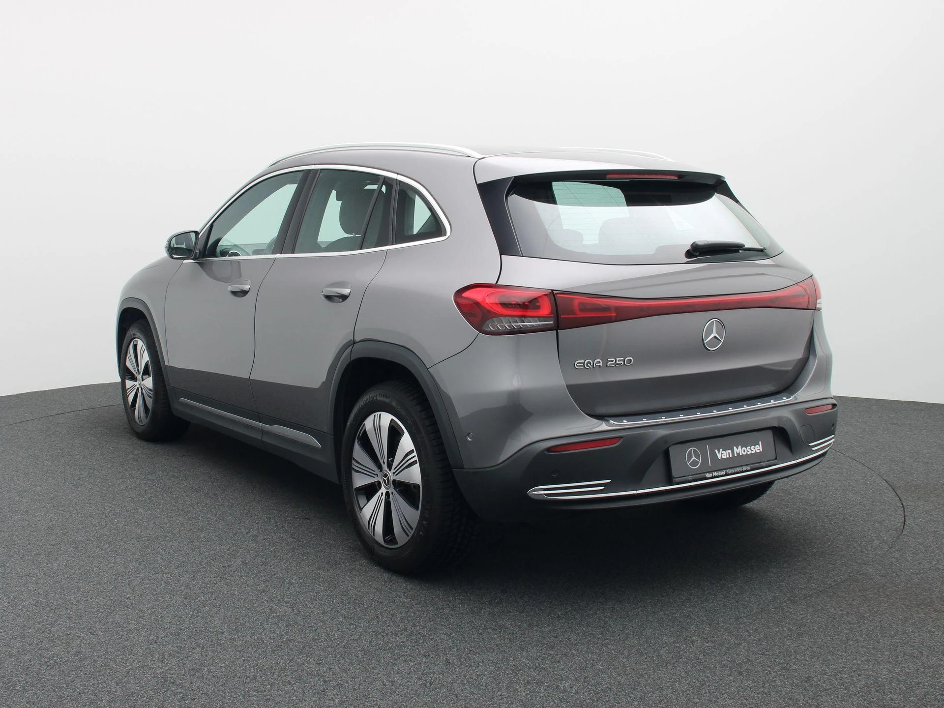 Mercedes-Benz-EQA-image-1