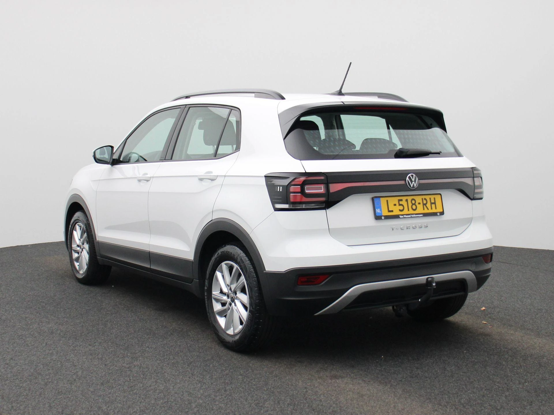 Volkswagen-T-Cross-image-1