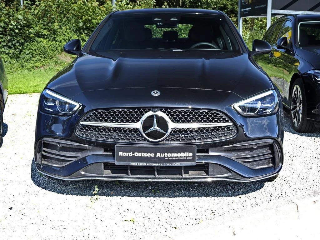 Mercedes-Benz-C-Klasse 300-image-3