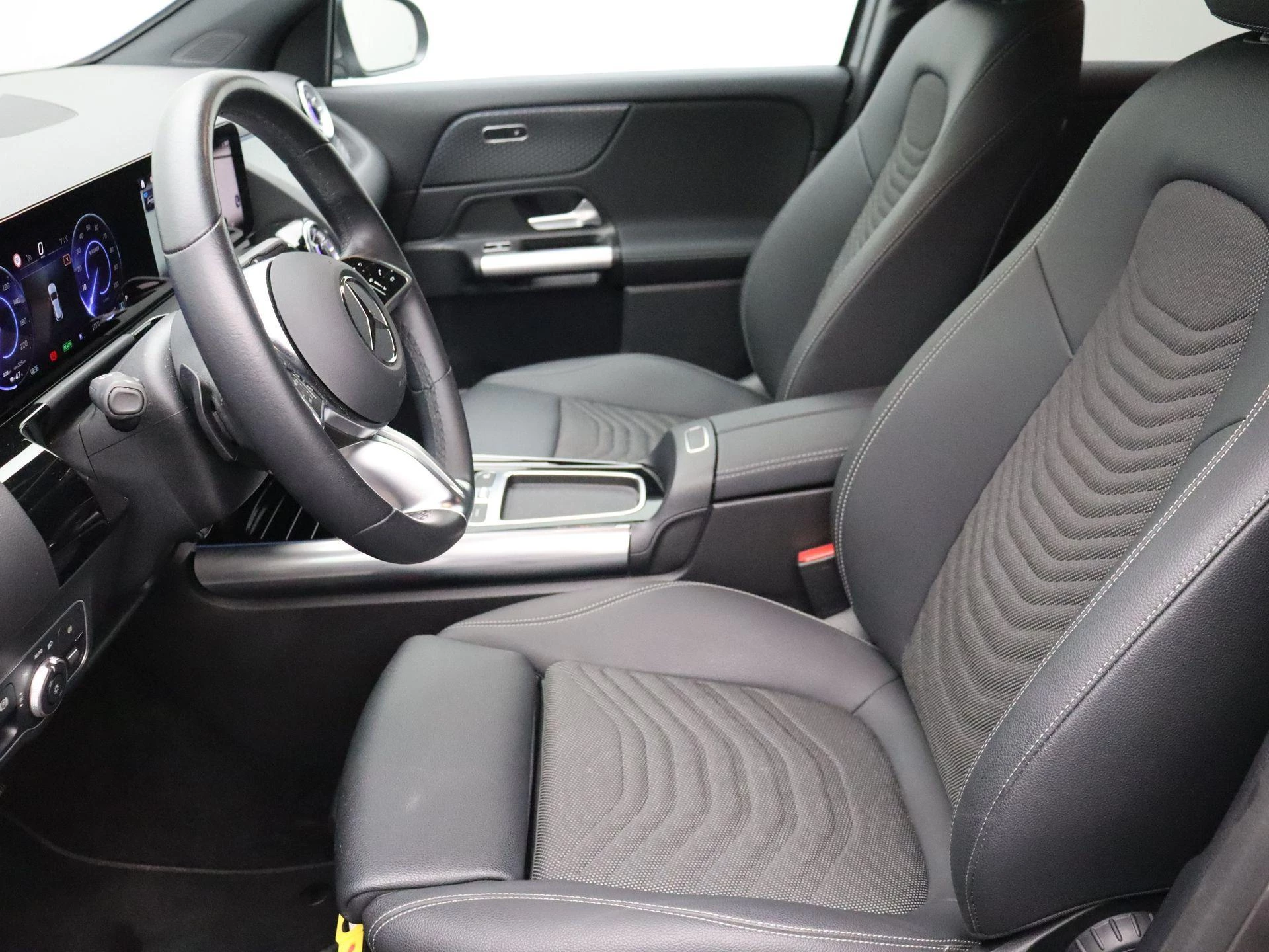 Mercedes-Benz EQA 250+ Business Line