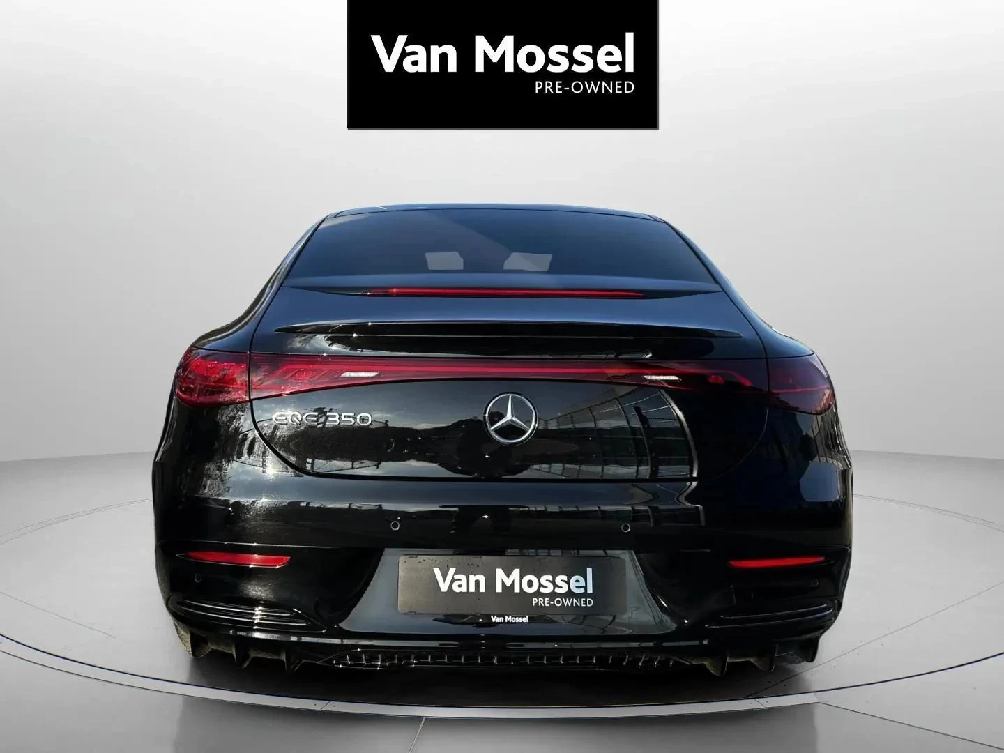 Mercedes-Benz-EQE-image-5