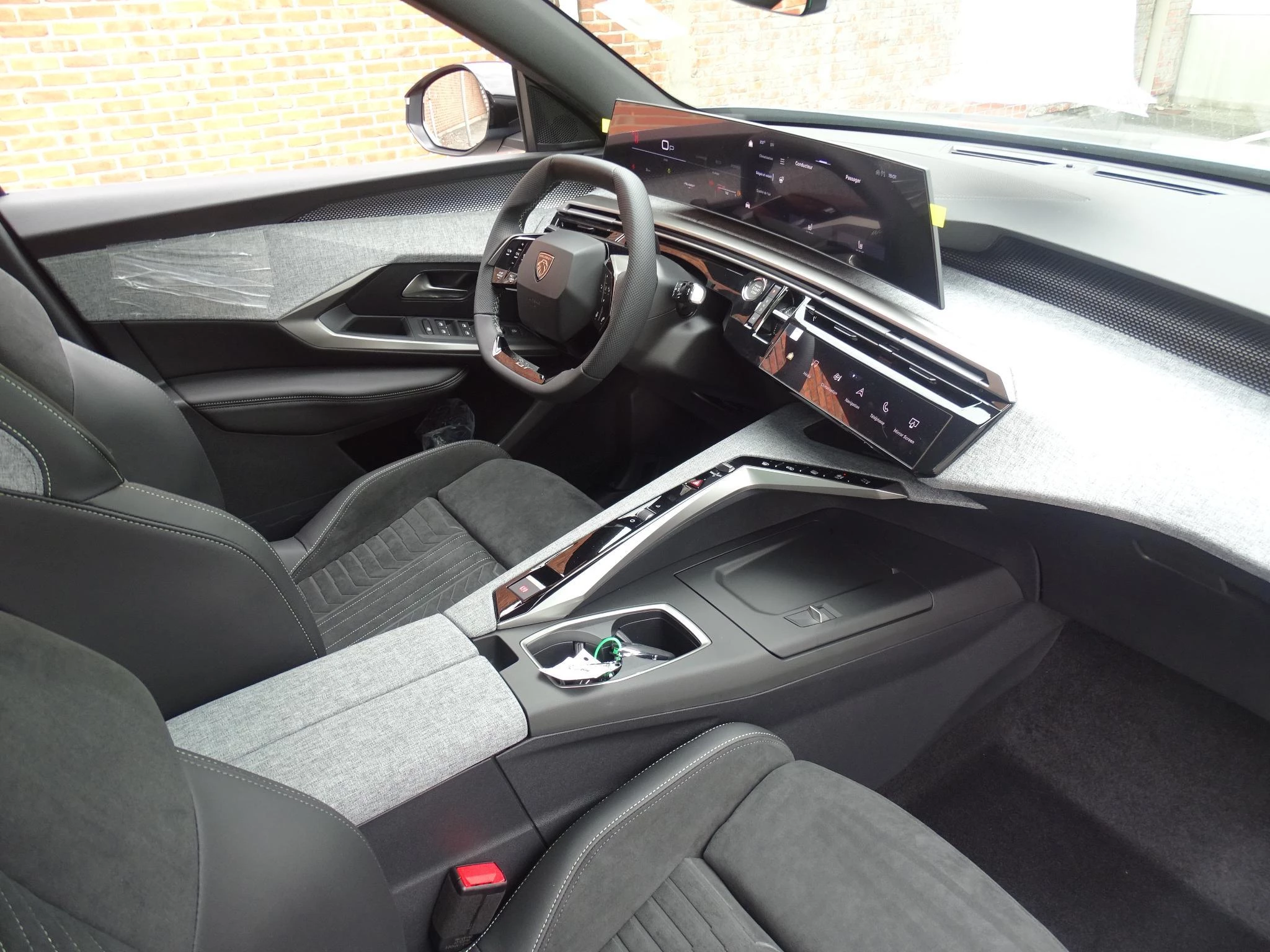 Peugeot 3008 1.2 HYBRID 145 e-DSC6 GT+alcantara +open dak