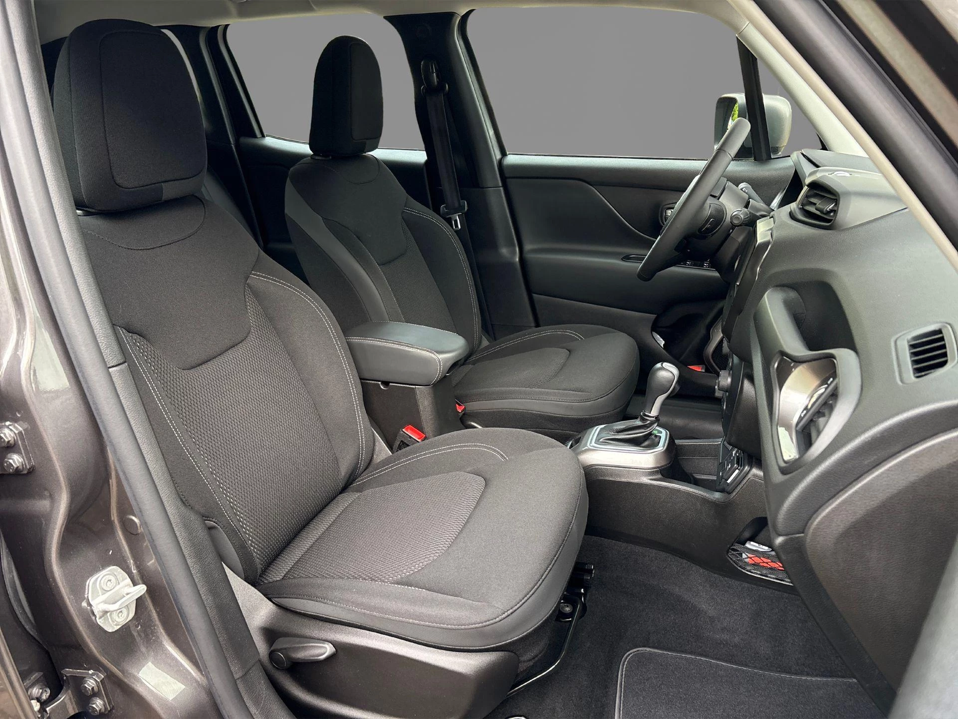 Jeep-Renegade-image-5