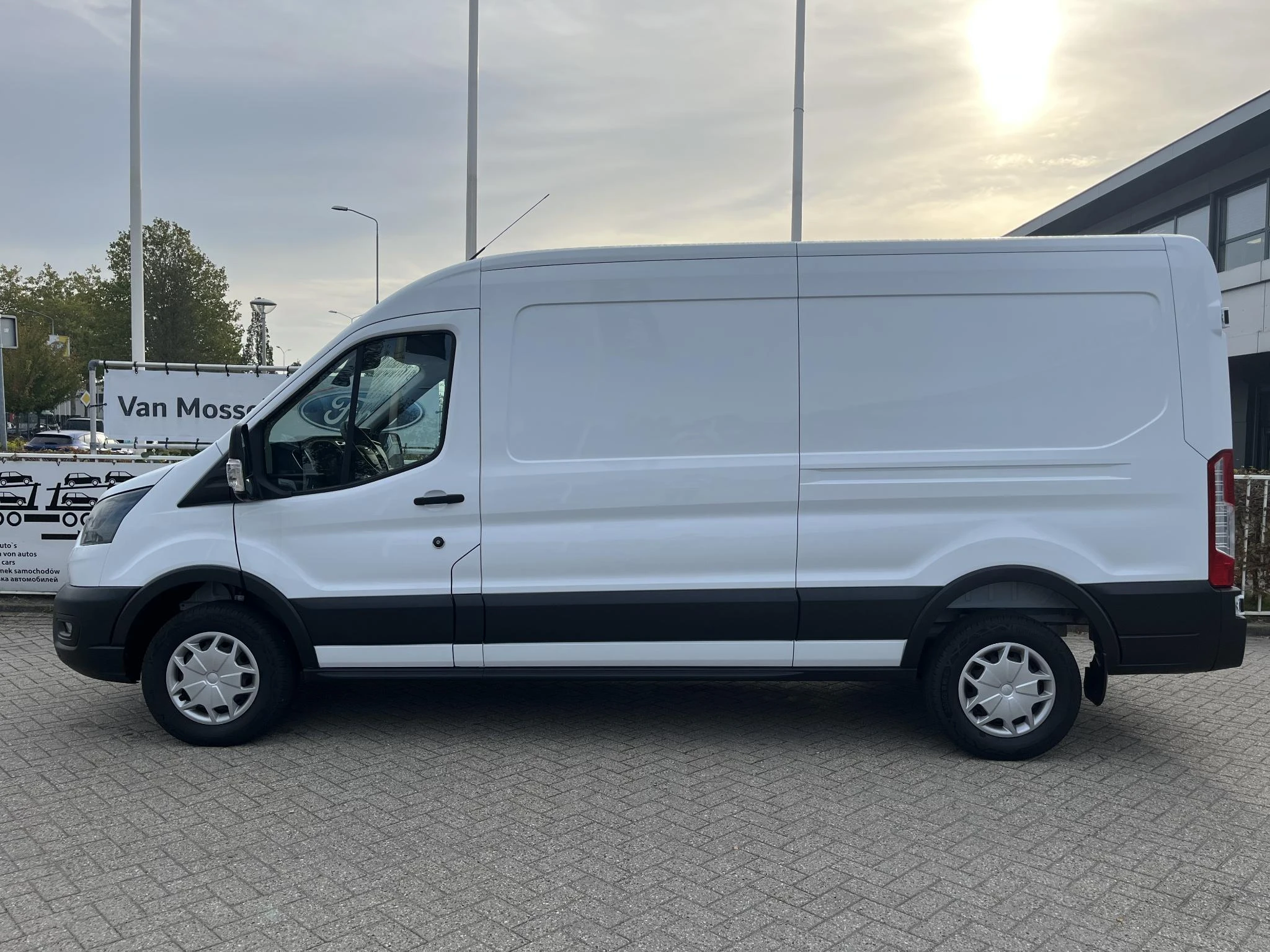 Ford-E-Transit-image-6