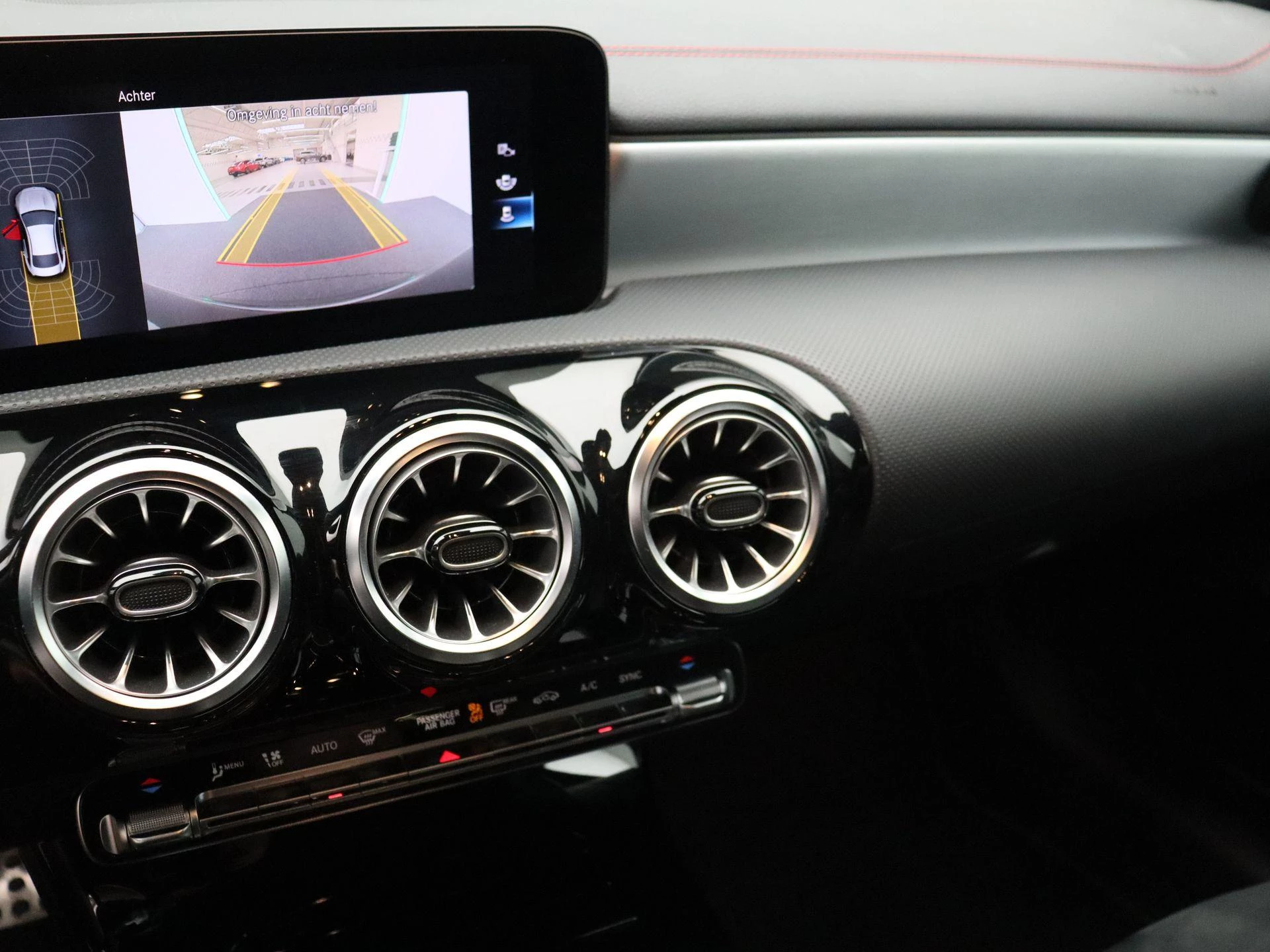 Mercedes-Benz CLA 200 AMG Line Coupé + PANORAMISCH DAK + MULTIBEAM LED +
