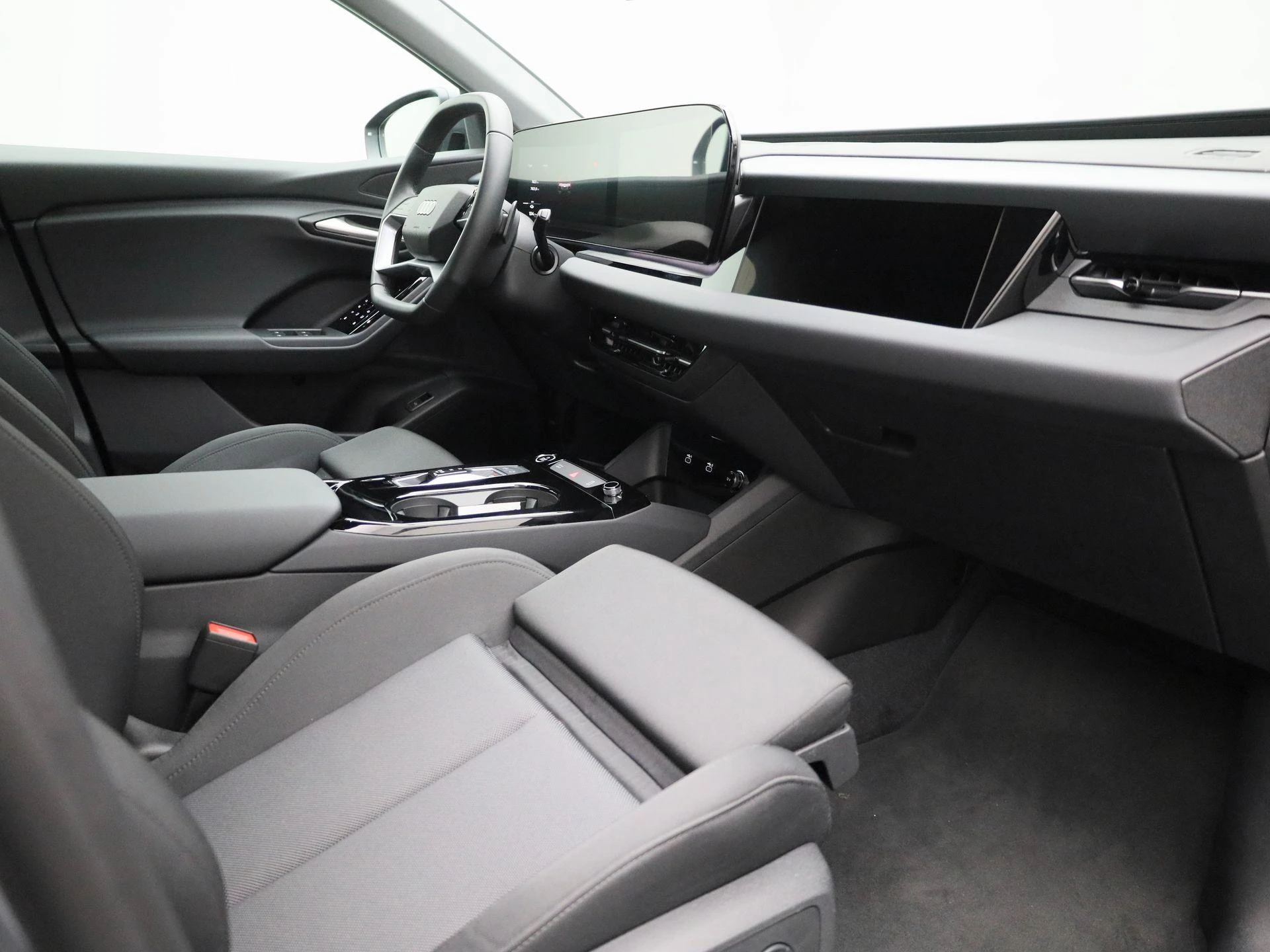 Audi-Q6 e-tron-image-39