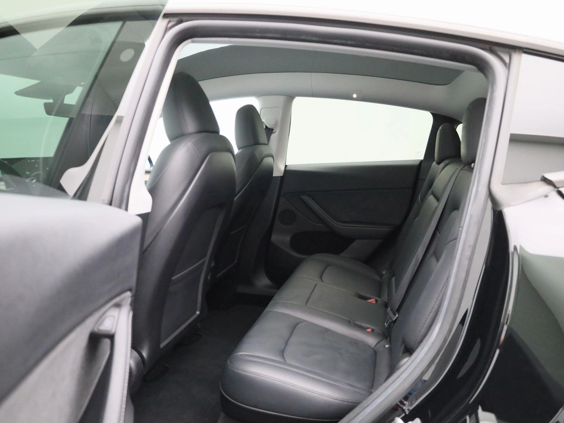 Tesla-Model Y-image-8