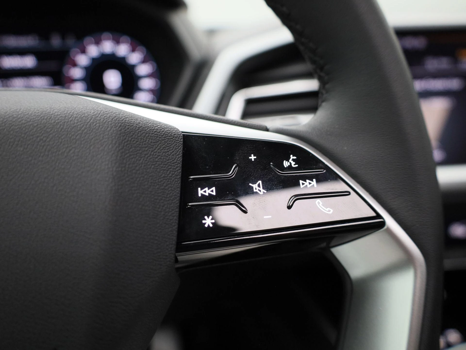 Audi-Q4 e-tron-image-19