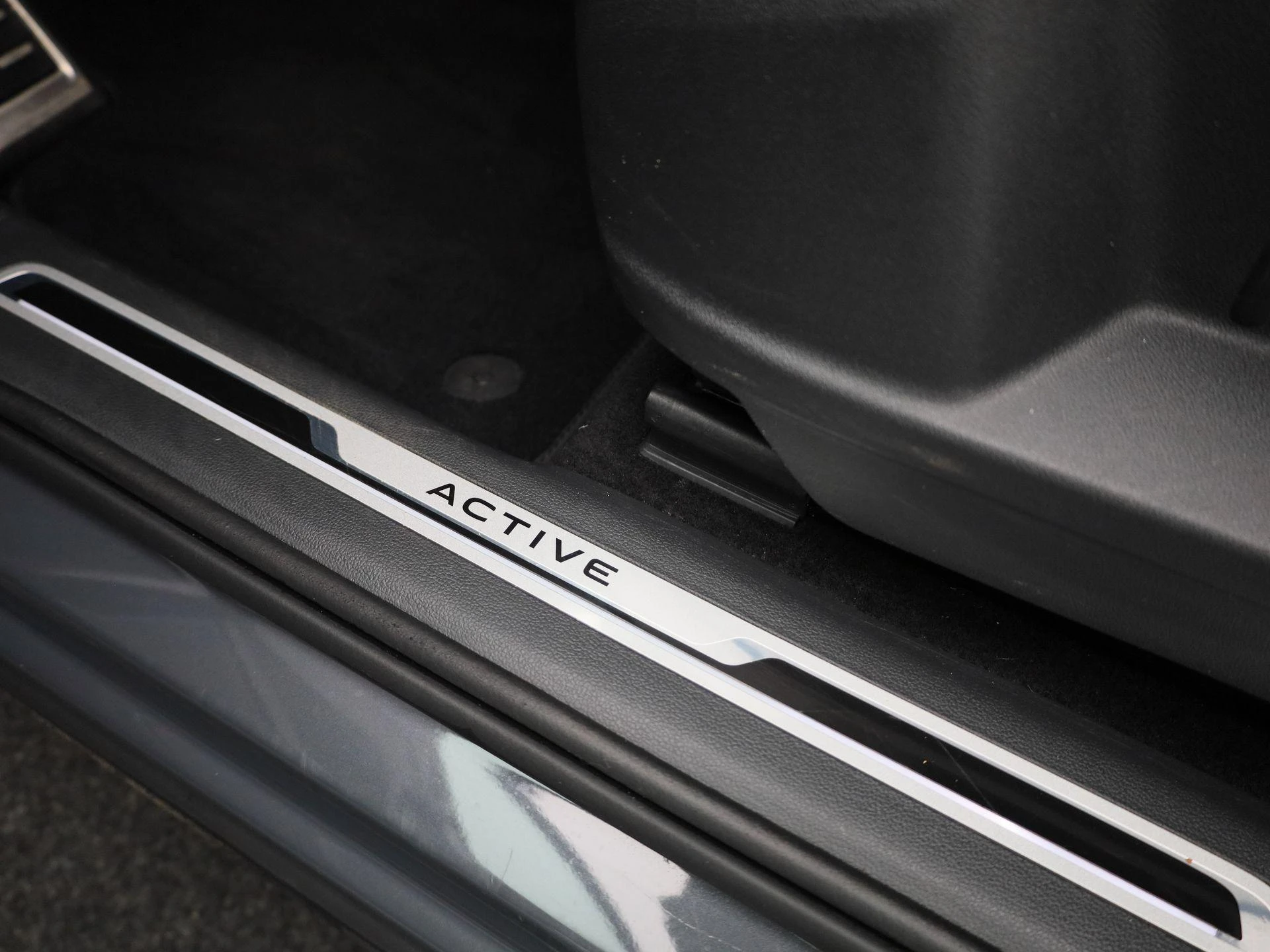 Volkswagen-Tiguan-image-28