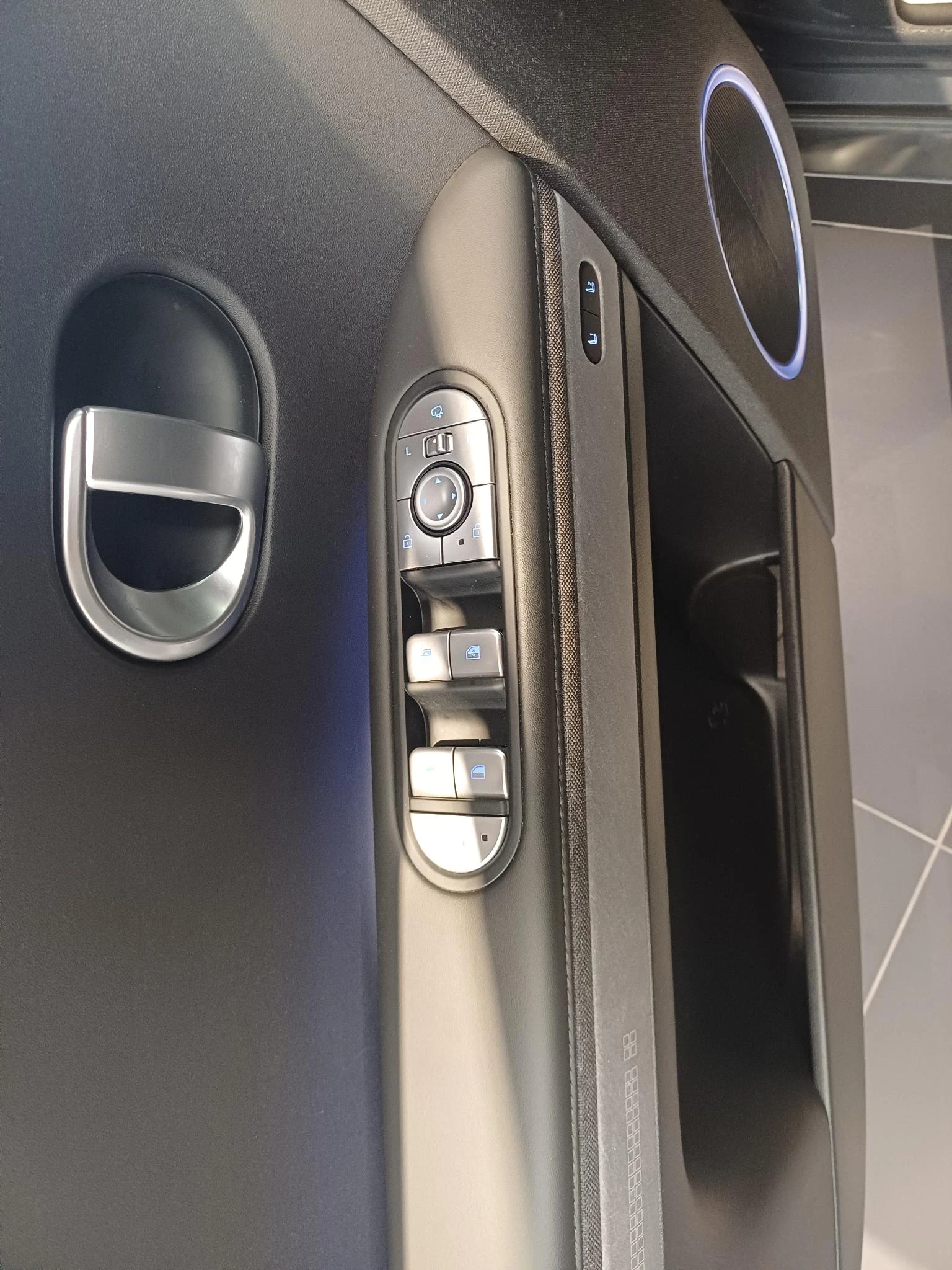 Hyundai-IONIQ 5-image-12