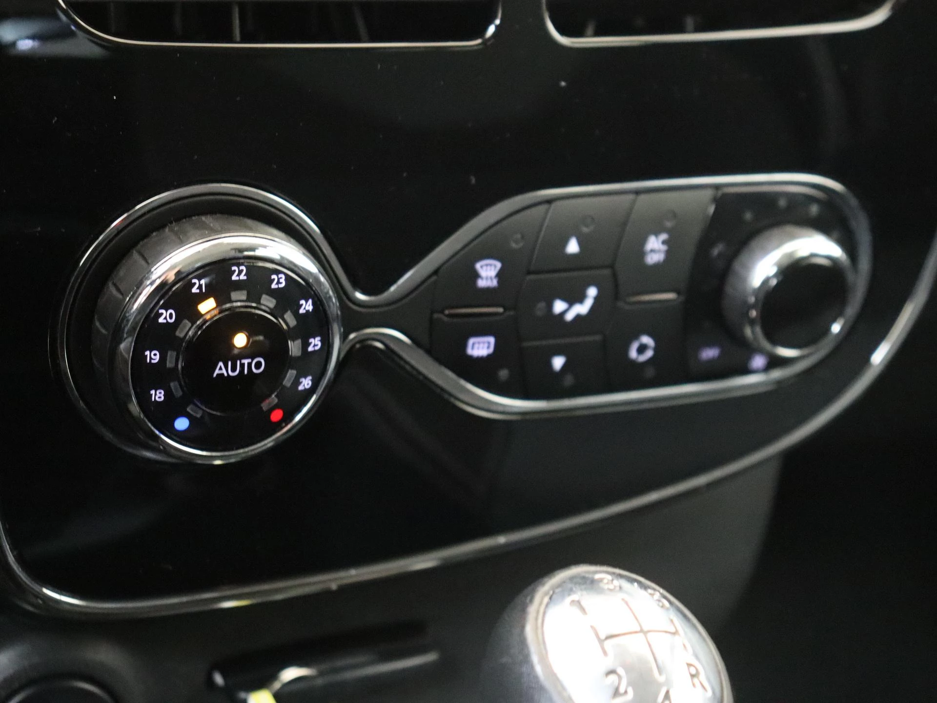 Renault-Clio-image-21