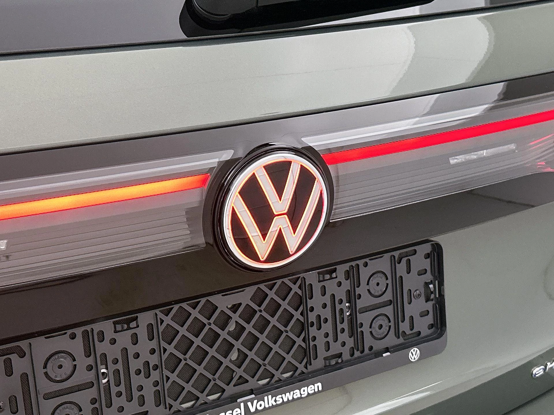 Volkswagen-Tiguan-image-28