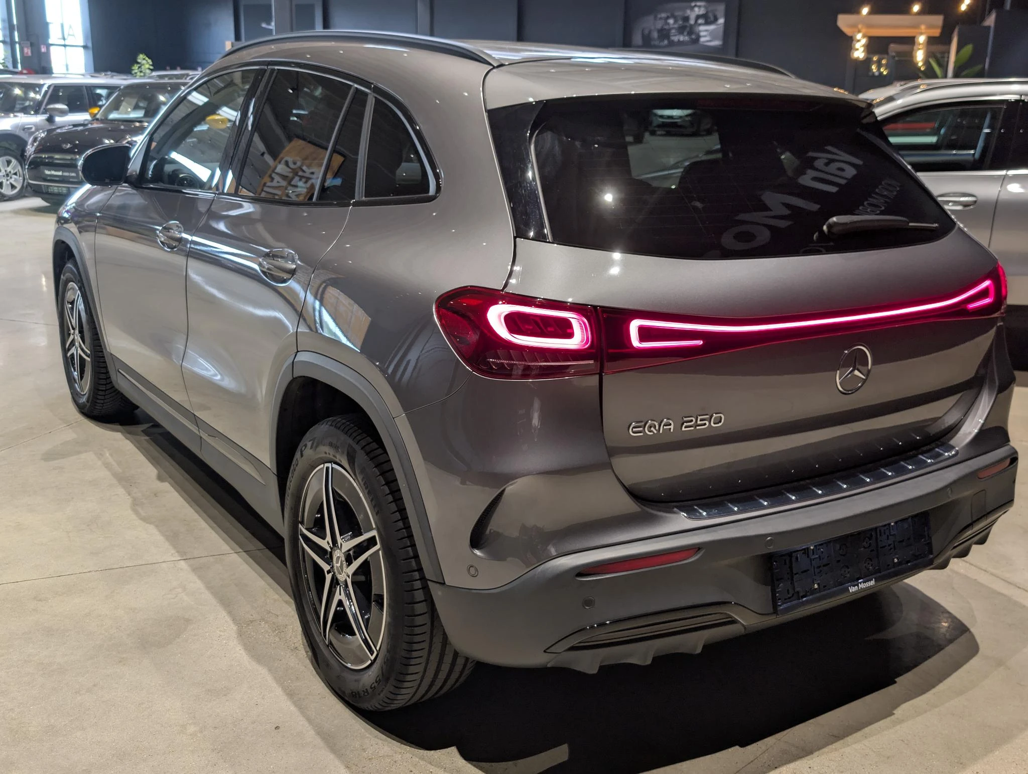 Mercedes-Benz-EQA-image-7