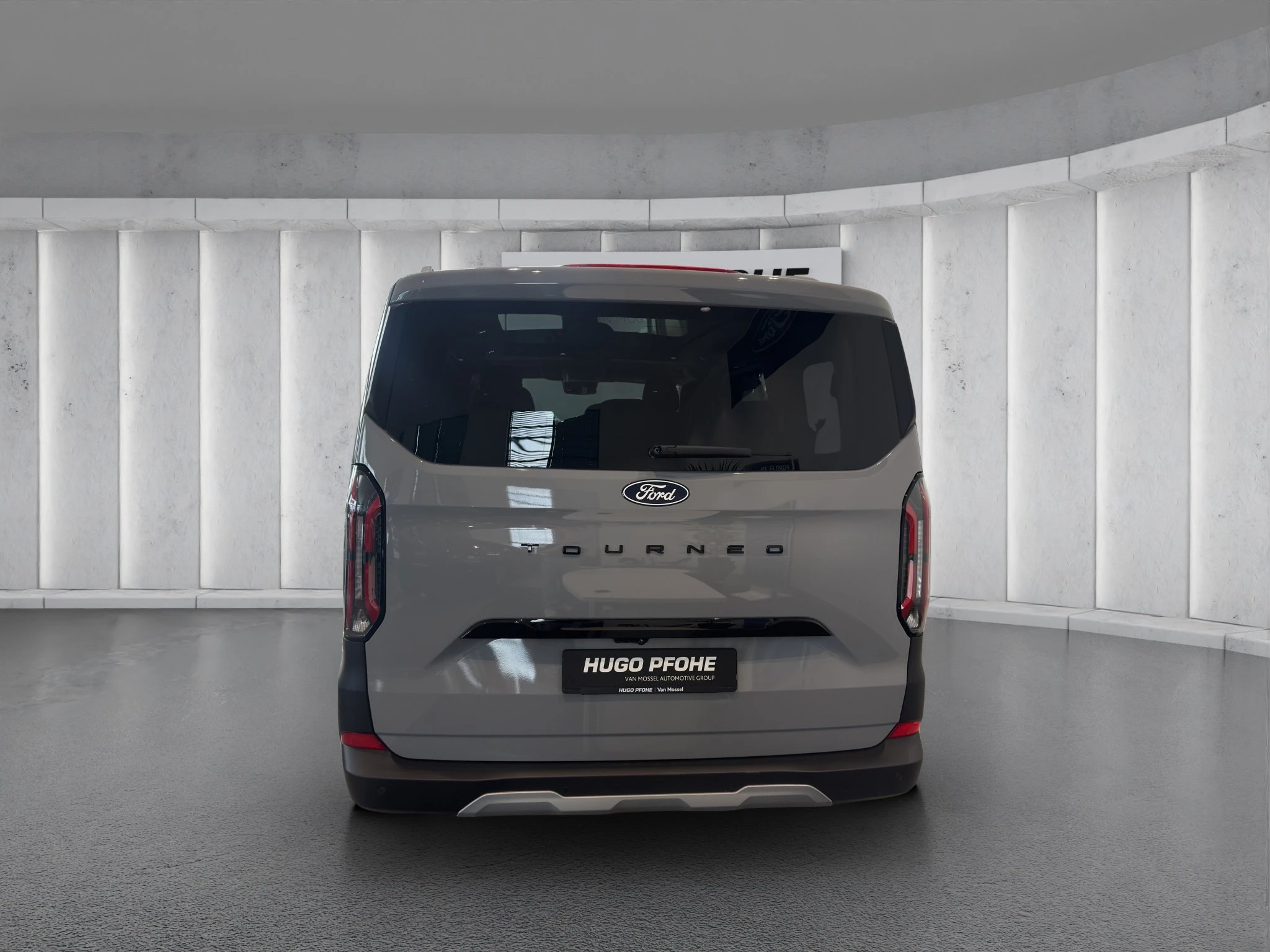 Ford-Tourneo Custom-image-3