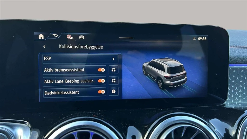 Mercedes-Benz-EQB-image-19
