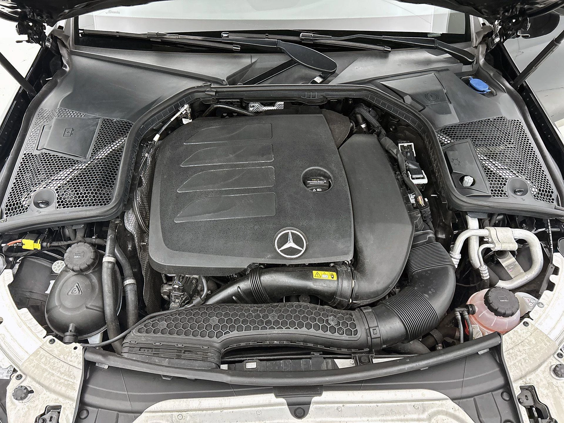 Mercedes-Benz-C-Klasse-image-20