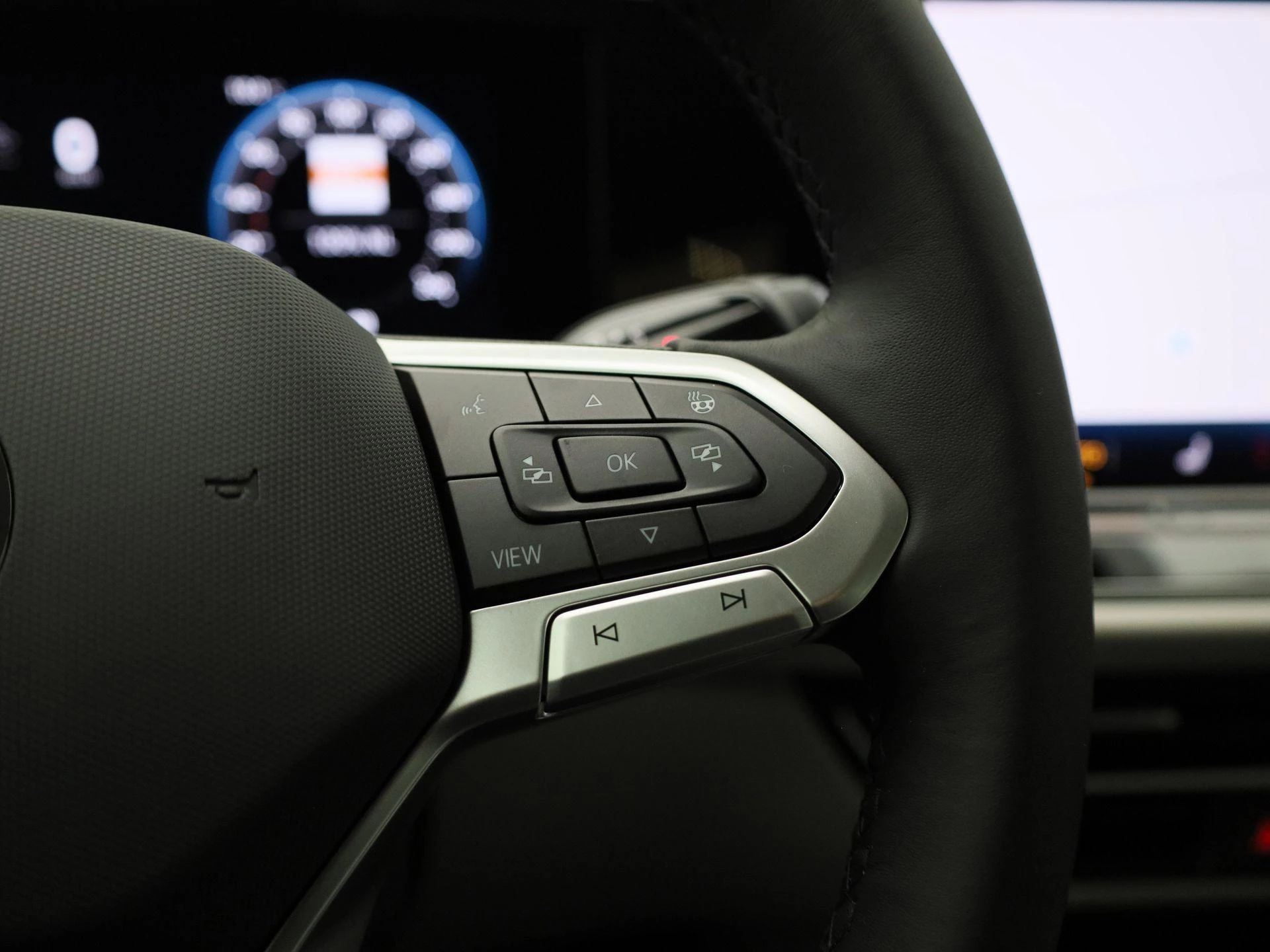 Volkswagen-Passat-image-22