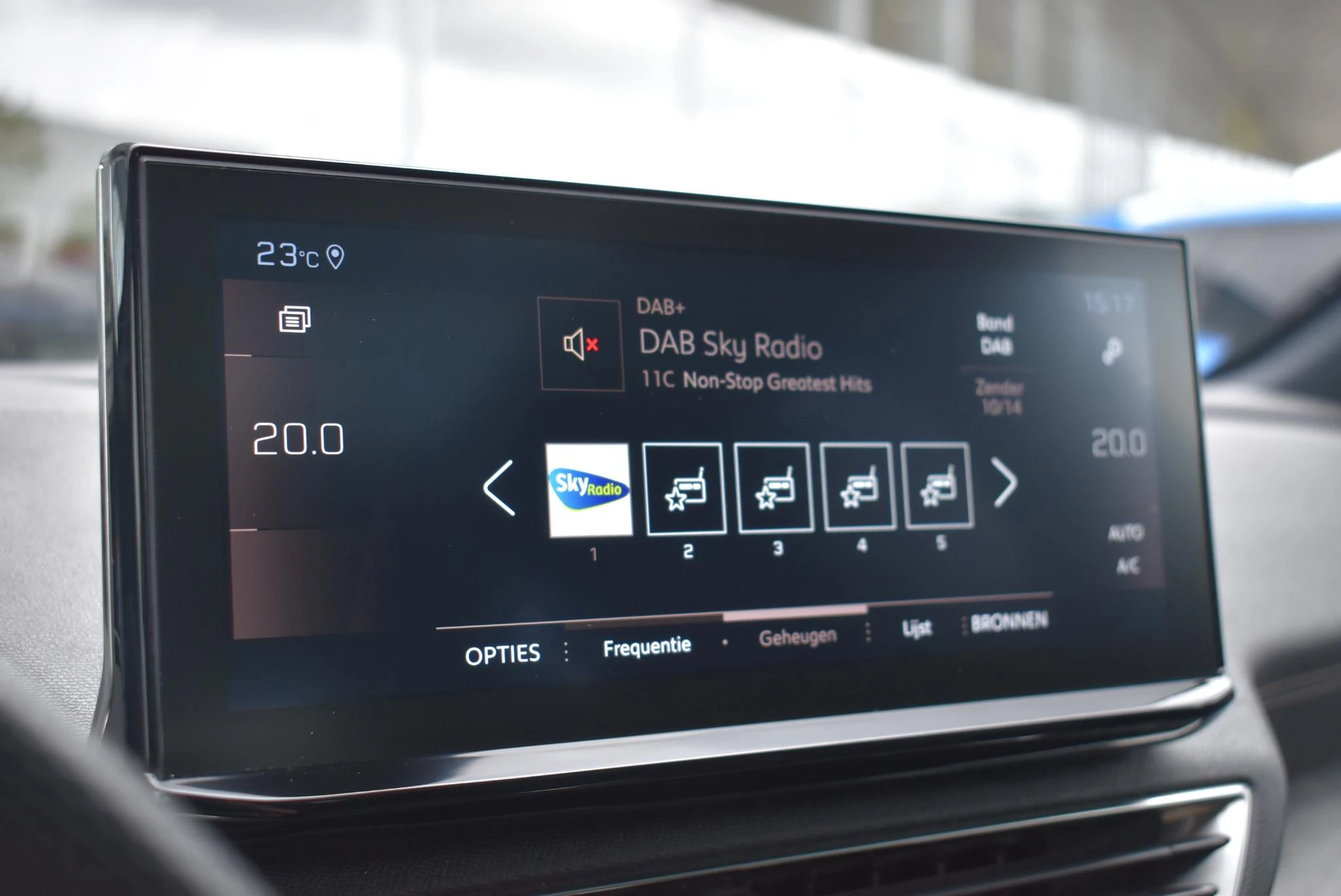 Peugeot-5008-image-27