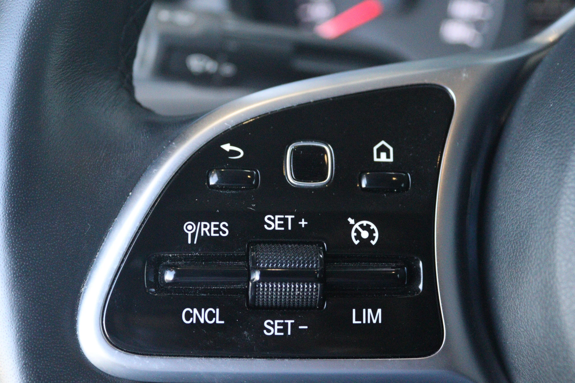 Mercedes-Benz-eCitan-image-10