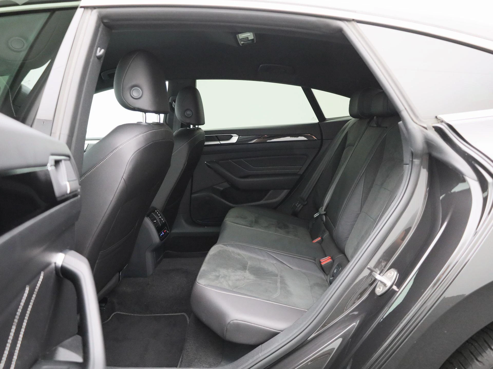 Volkswagen Arteon 1.4 TSI eHybrid R-Line Business+
