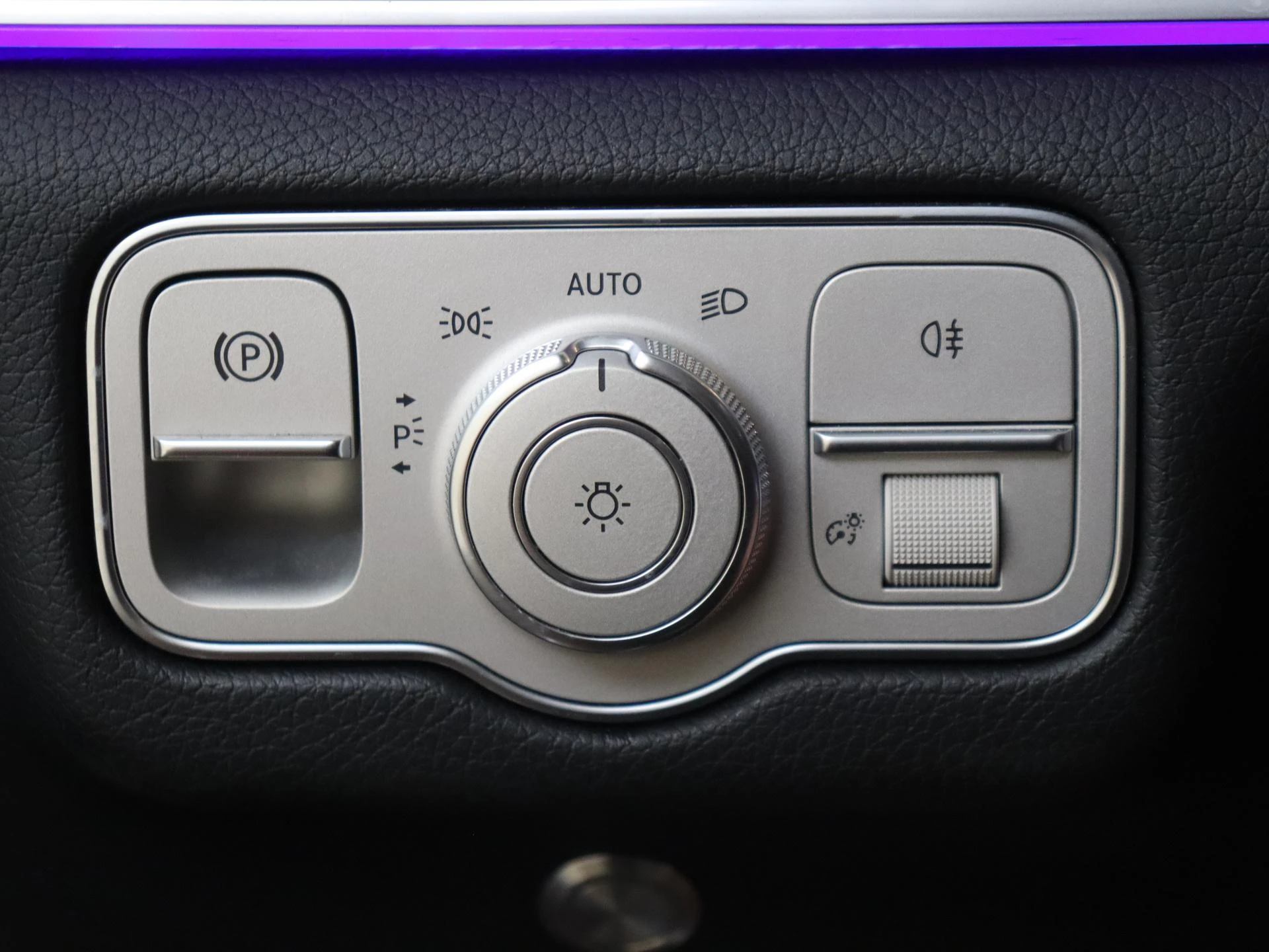 Mercedes-Benz-GLE-image-24