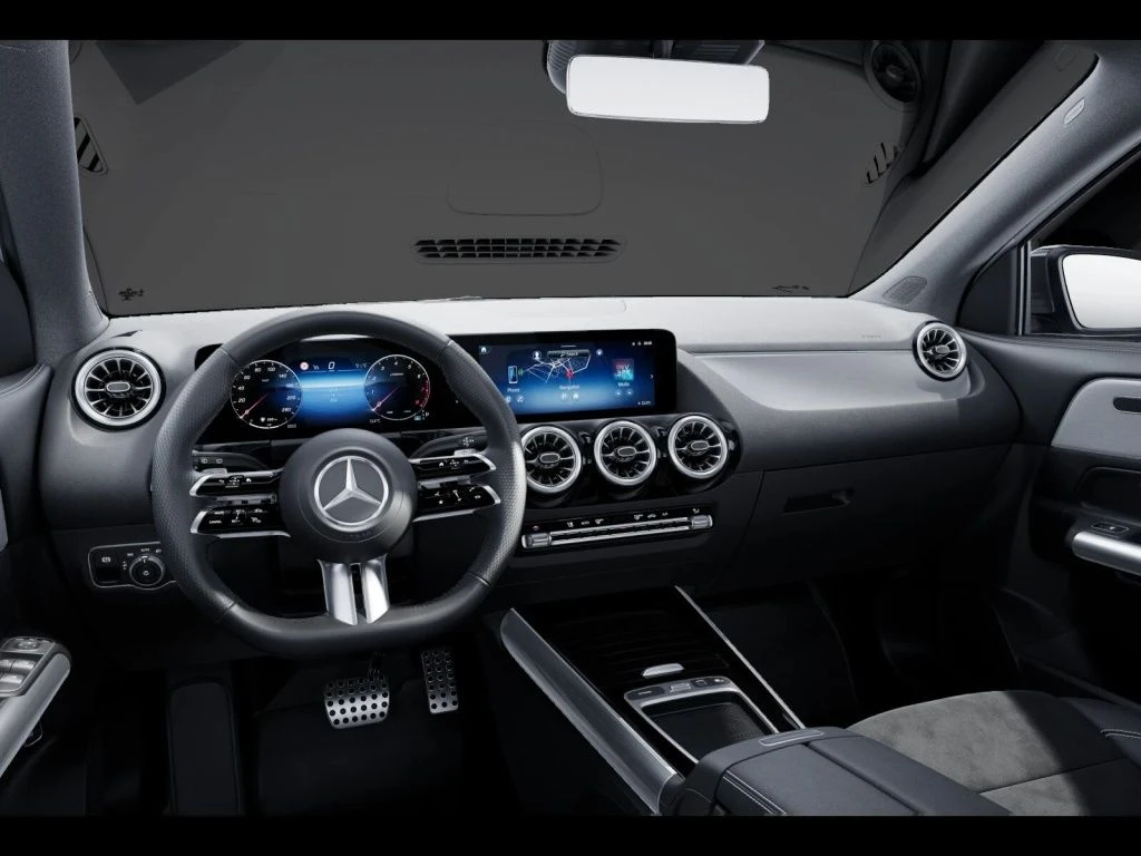 Mercedes-Benz-GLA 180-image-9