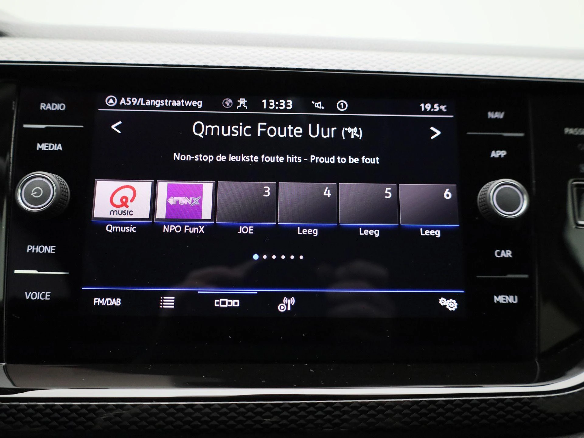 Volkswagen-Polo-image-14