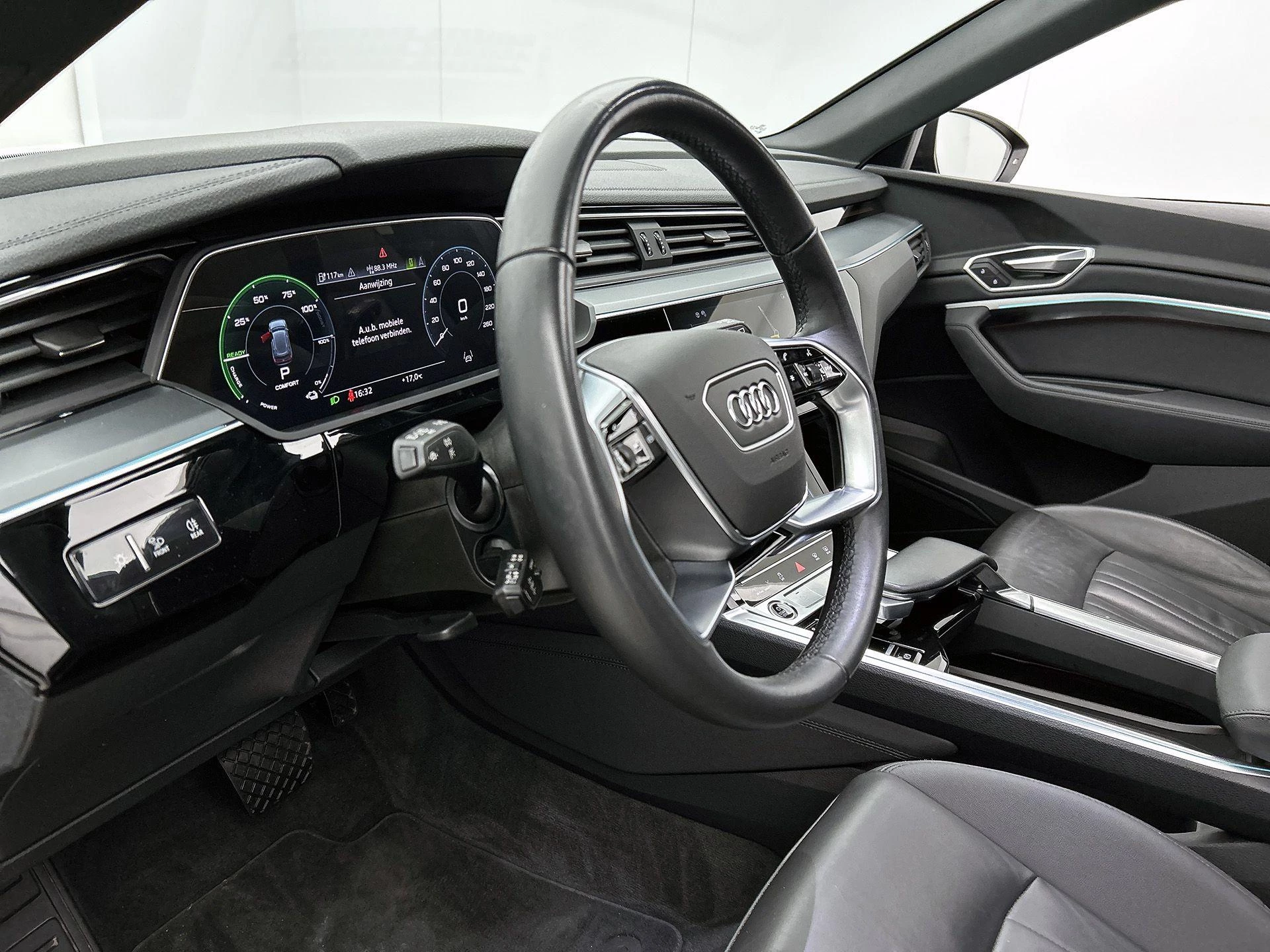 Audi-e-tron-image-13