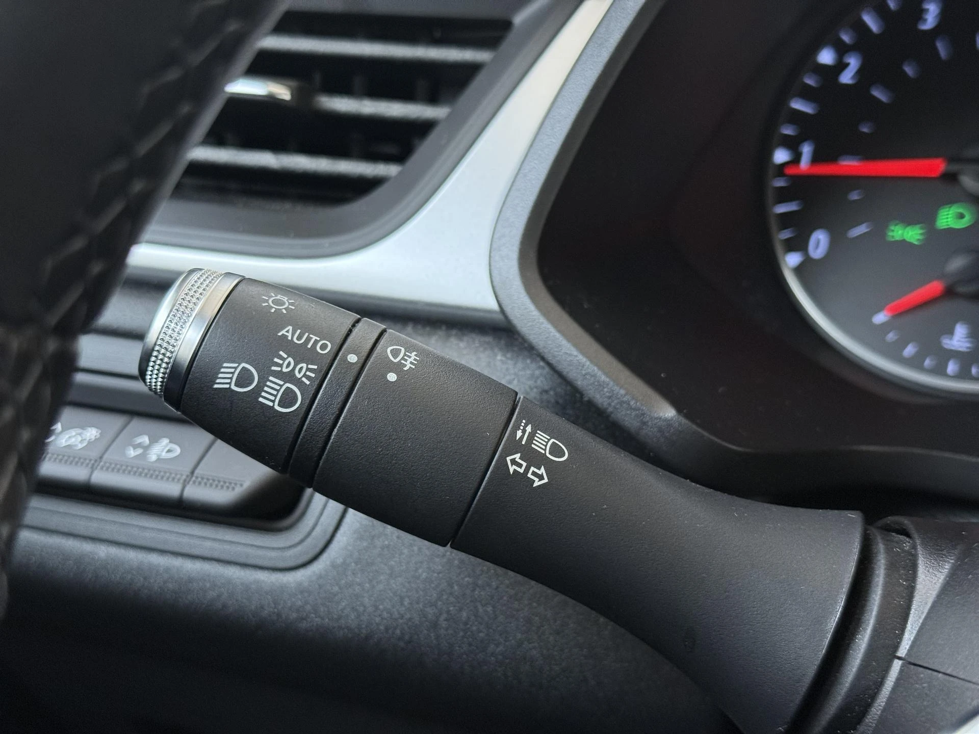 Renault-Captur-image-23