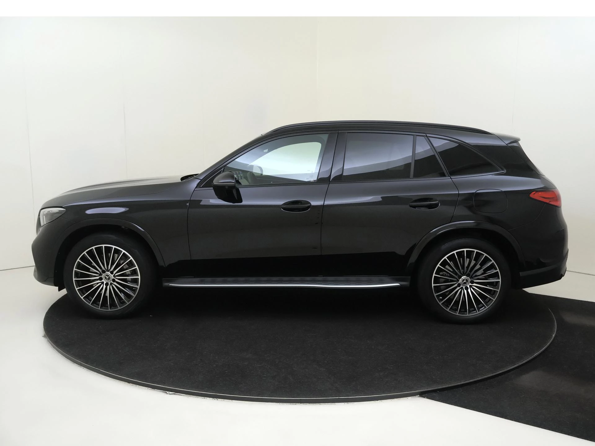Mercedes-Benz-GLC-image-8
