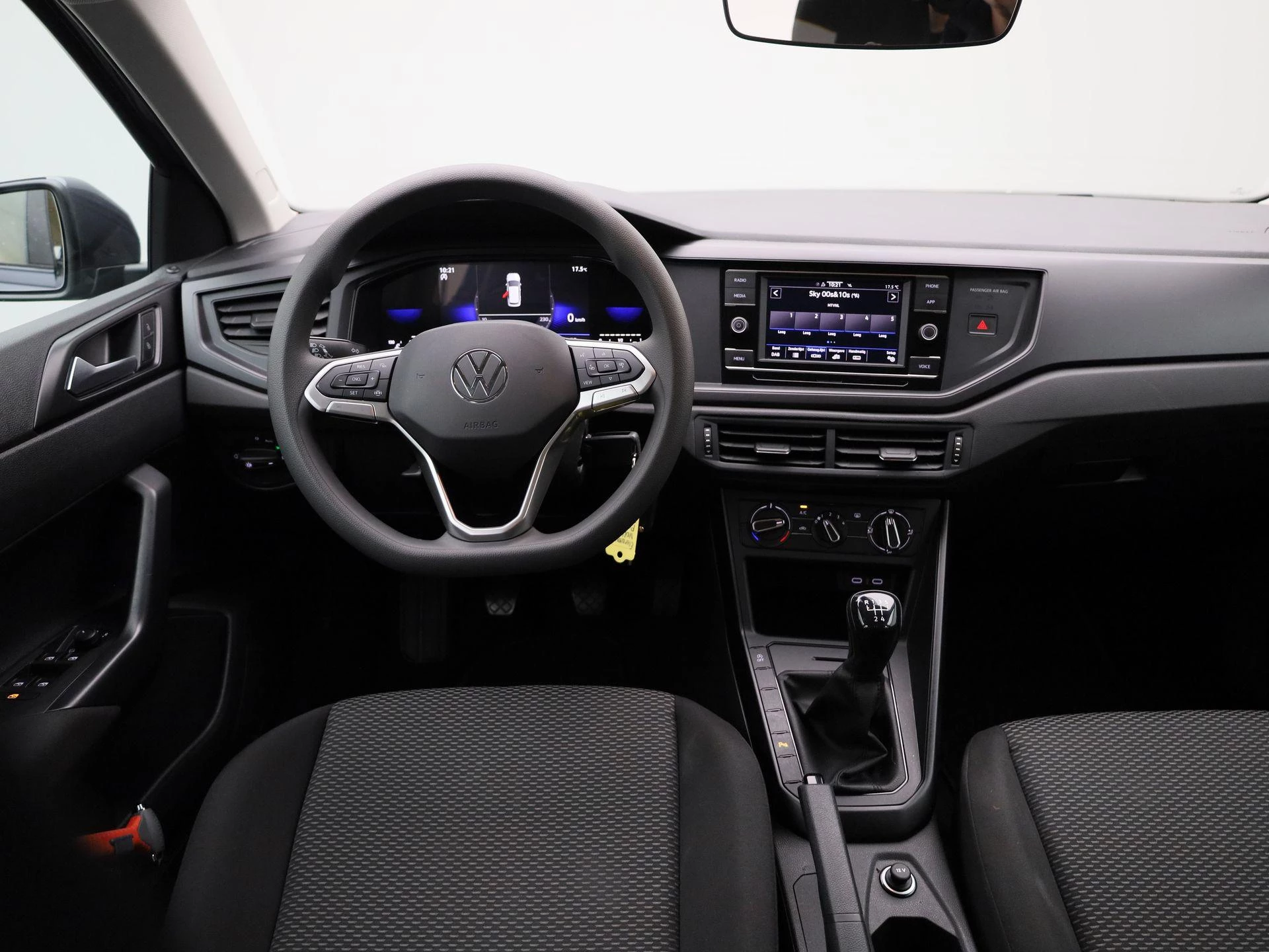 Volkswagen-Polo-image-6