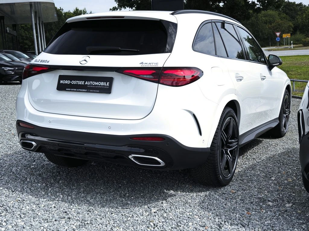 Mercedes-Benz-GLC 220 d-image-5