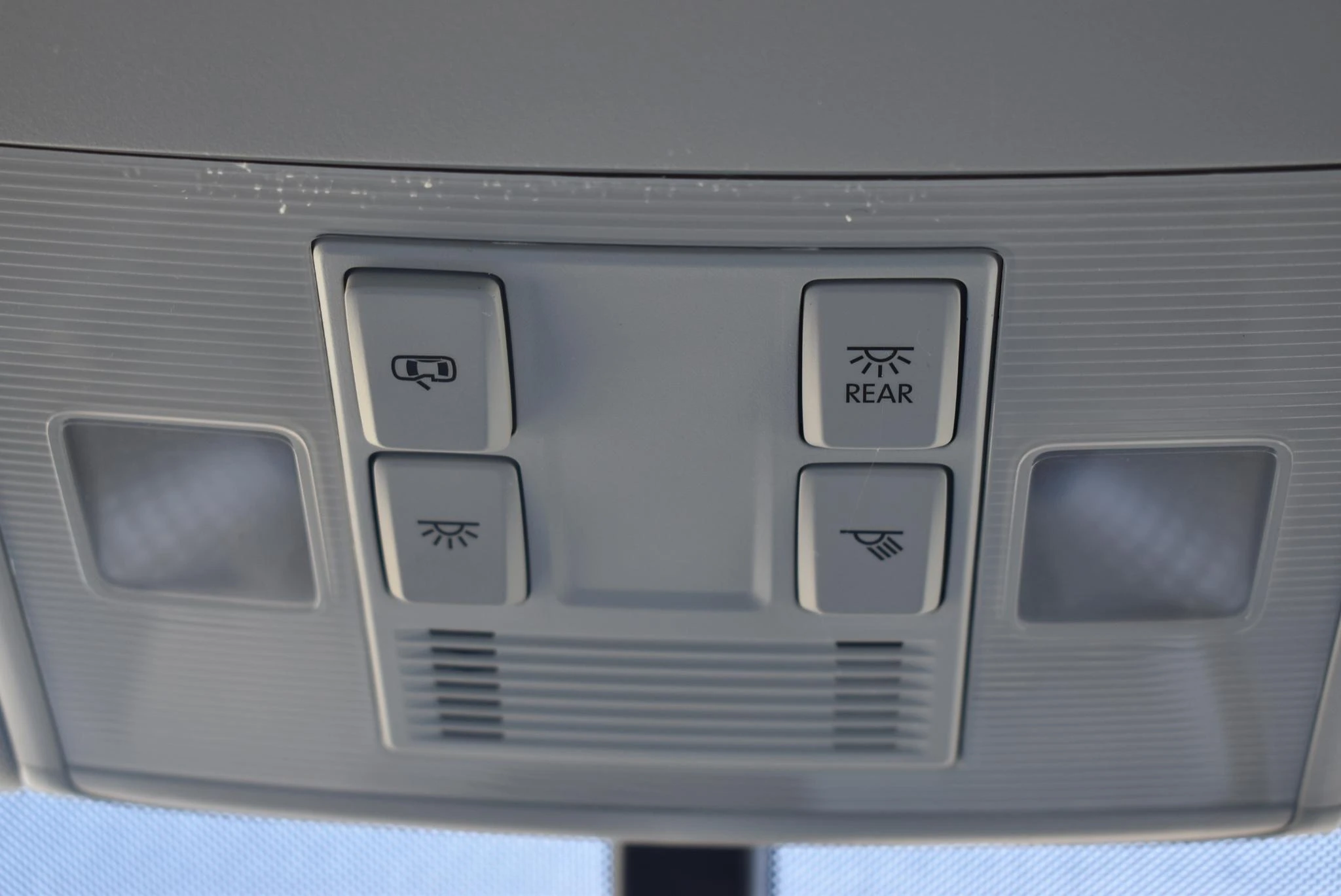 Volkswagen-Golf Sportsvan-image-51