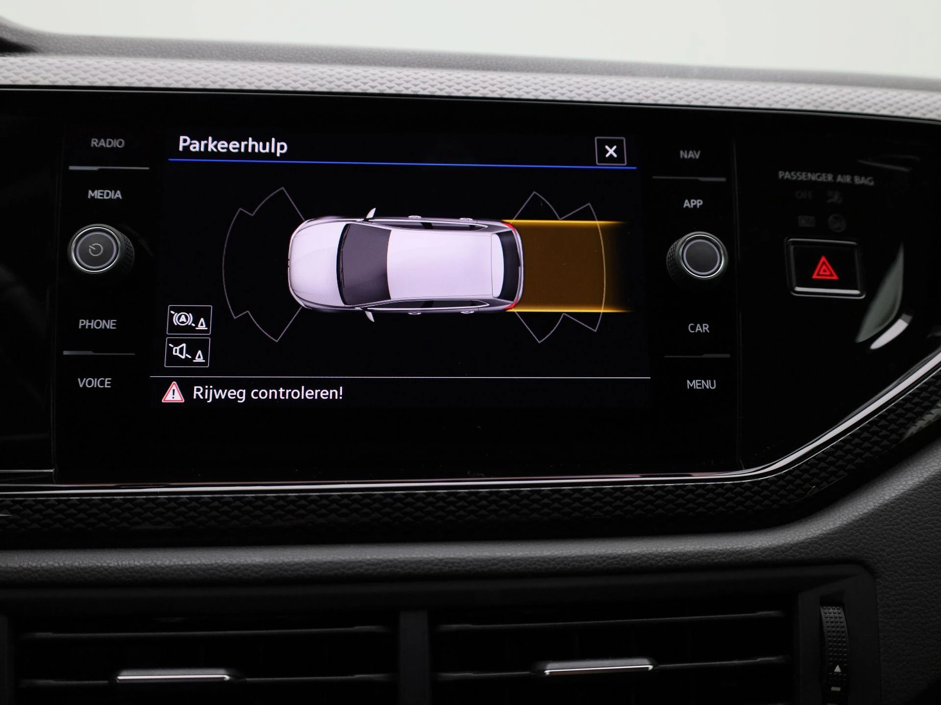 Volkswagen-Polo-image-27