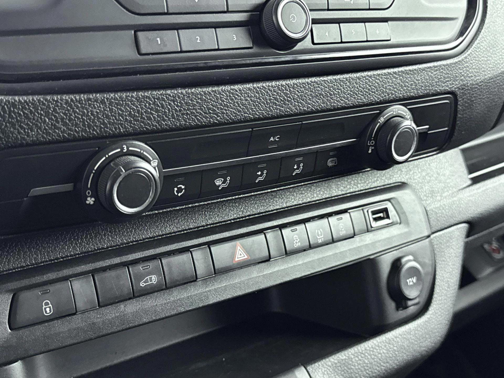 Peugeot-Expert-image-15