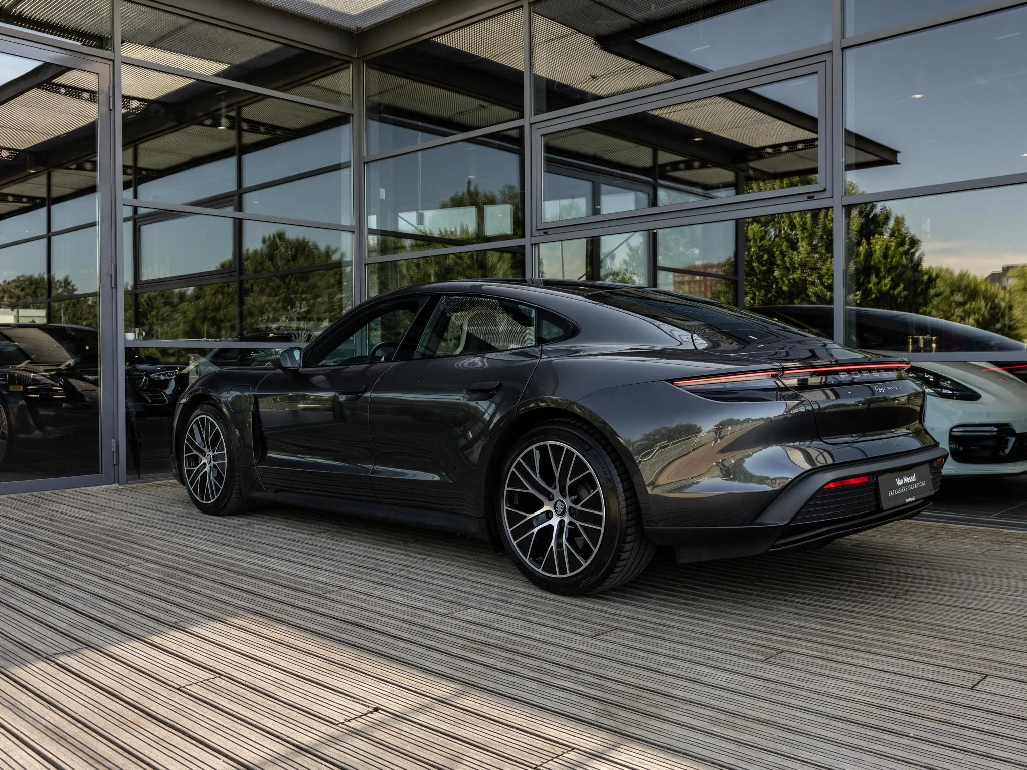 Porsche-Taycan-image-1