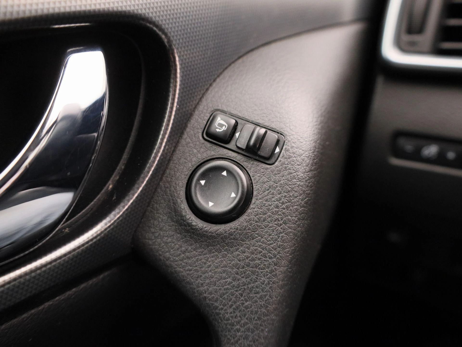 Nissan-QASHQAI-image-21