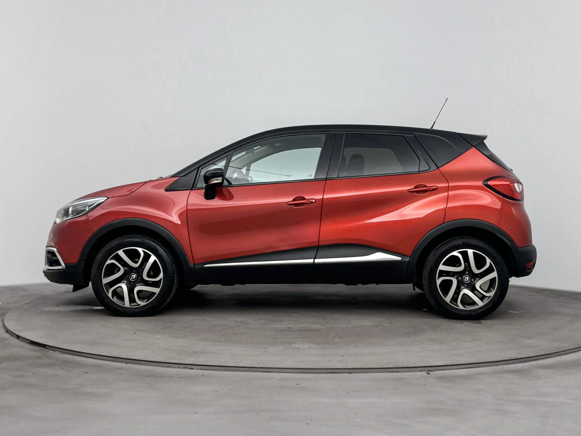 Renault-Captur-image-1