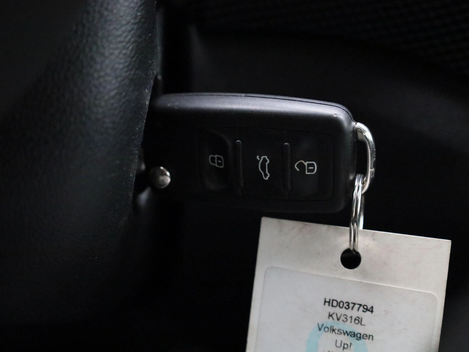 Volkswagen-up!-image-18