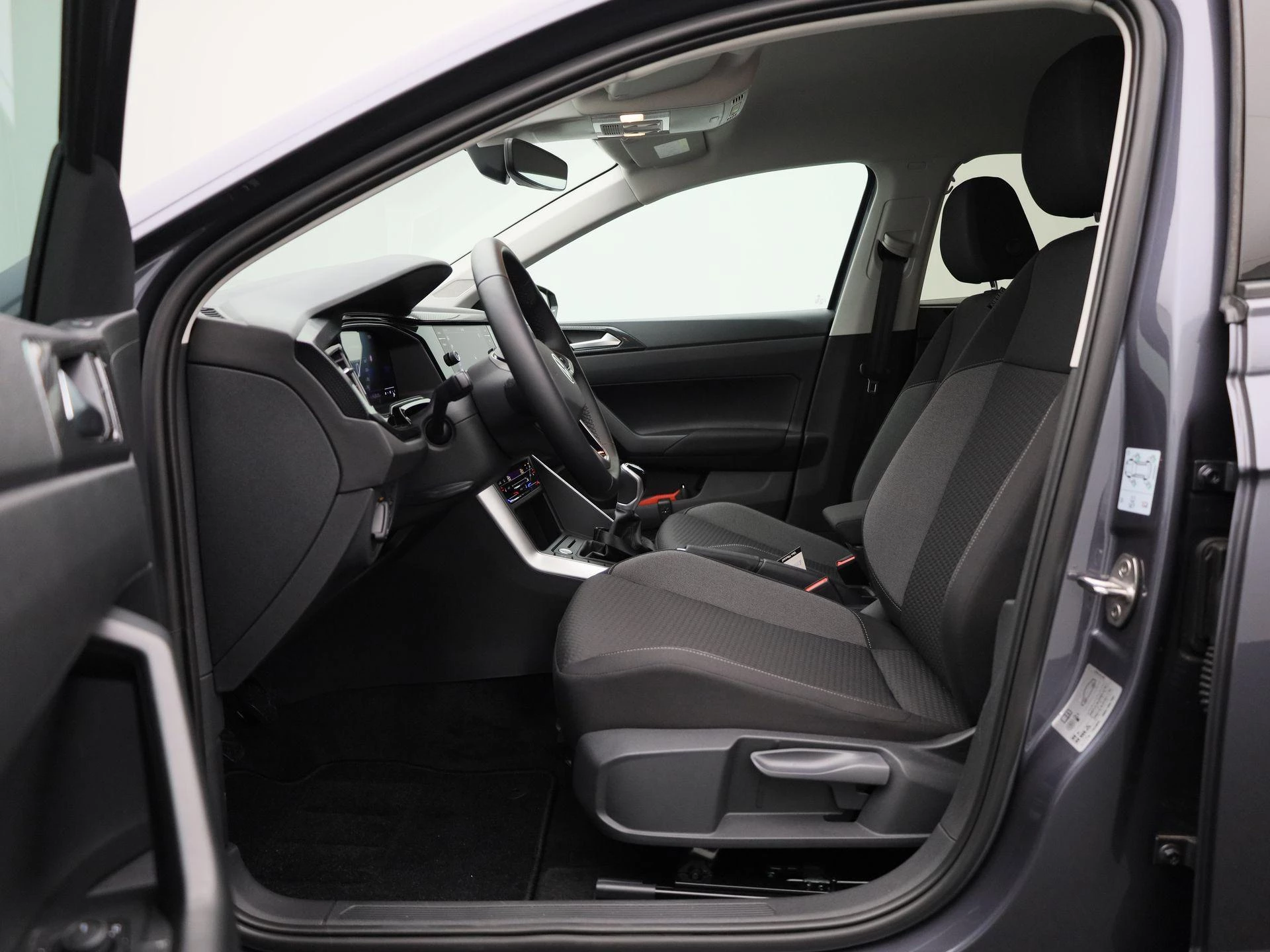 Volkswagen-Polo-image-10