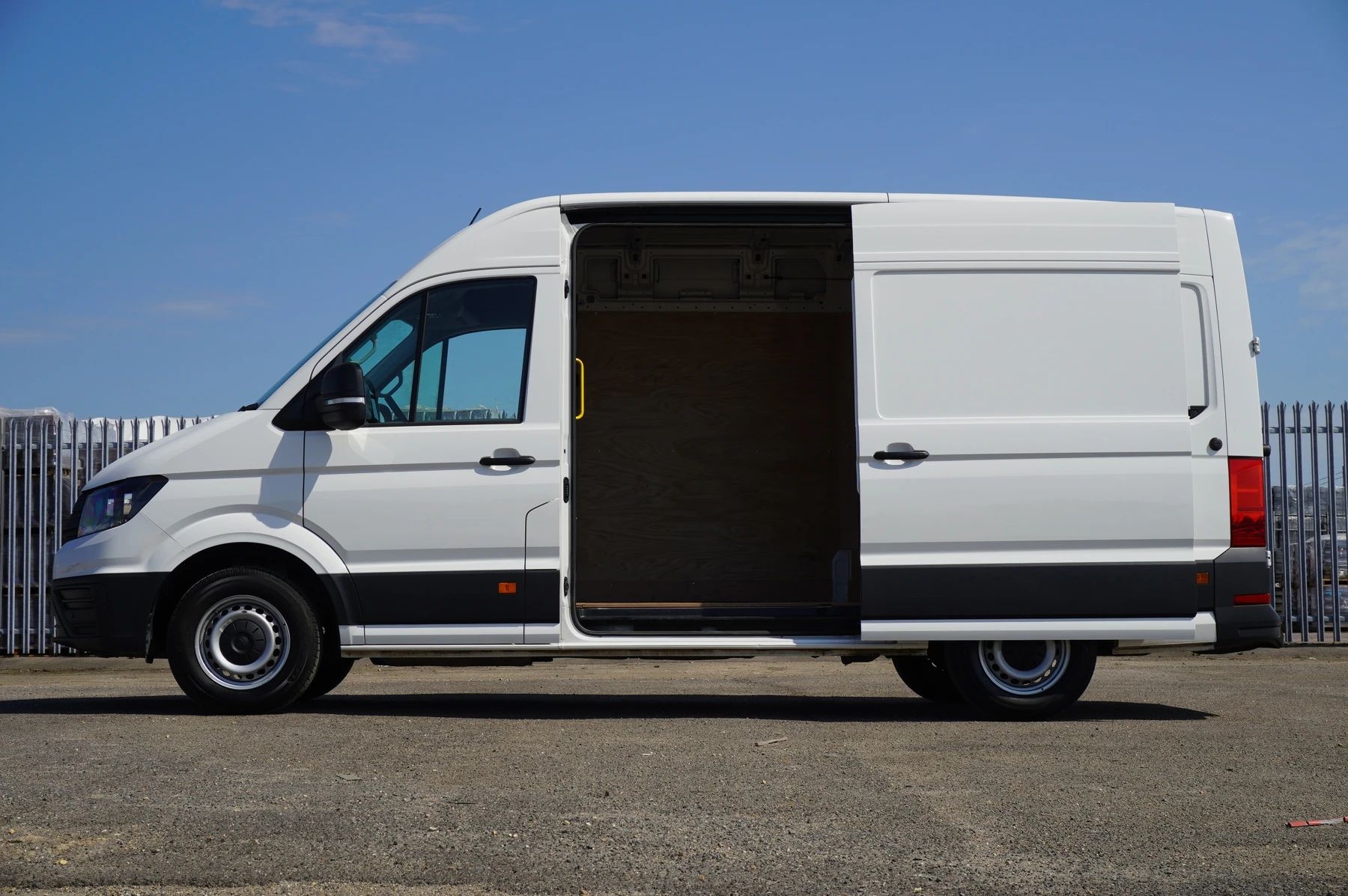 Volkswagen-Crafter-image-30